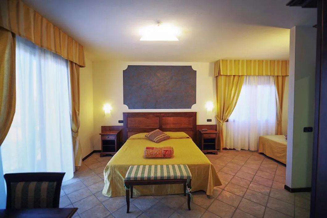 Photo of the whole room in Al Brunello