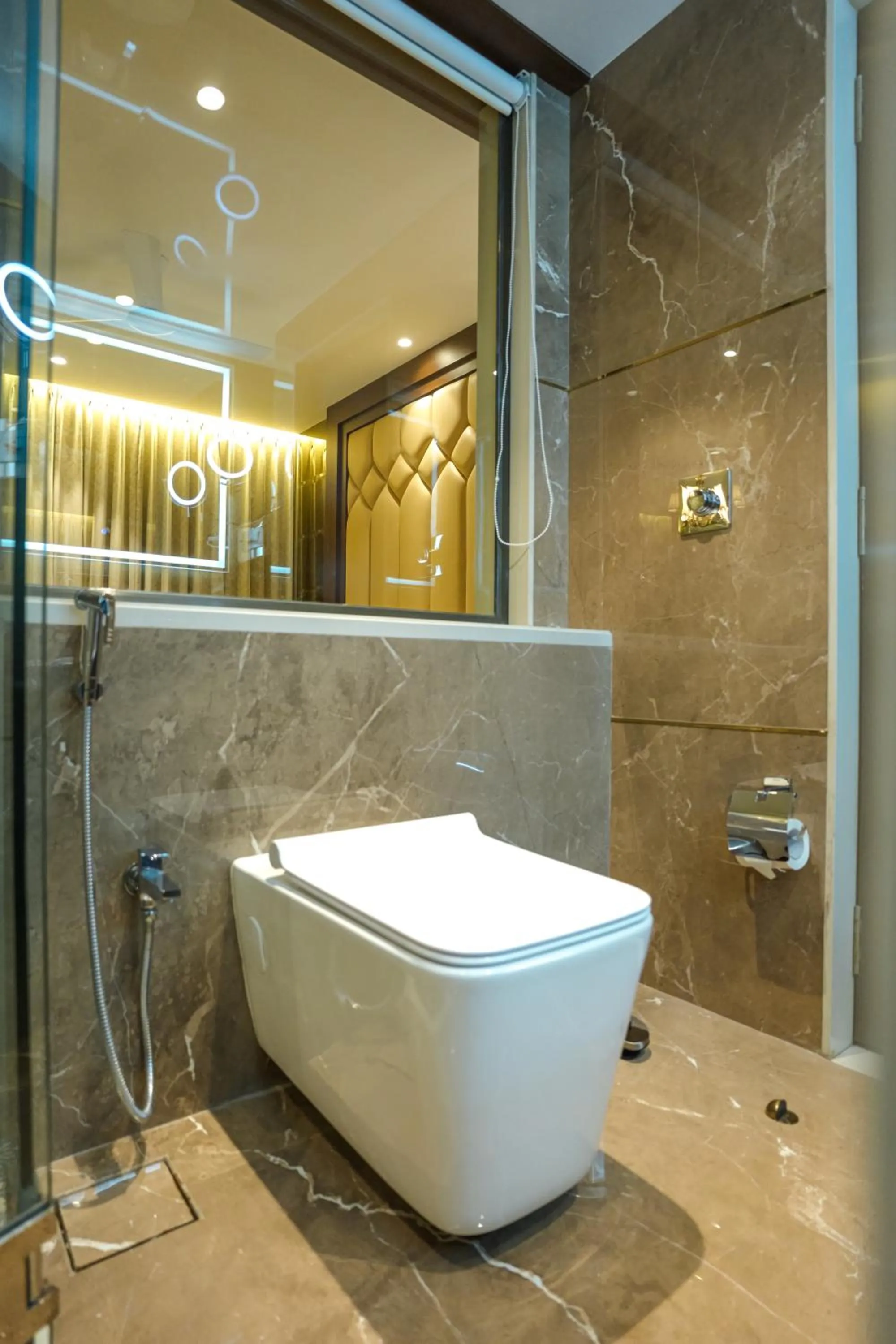 Toilet in InstaFeel Hotel