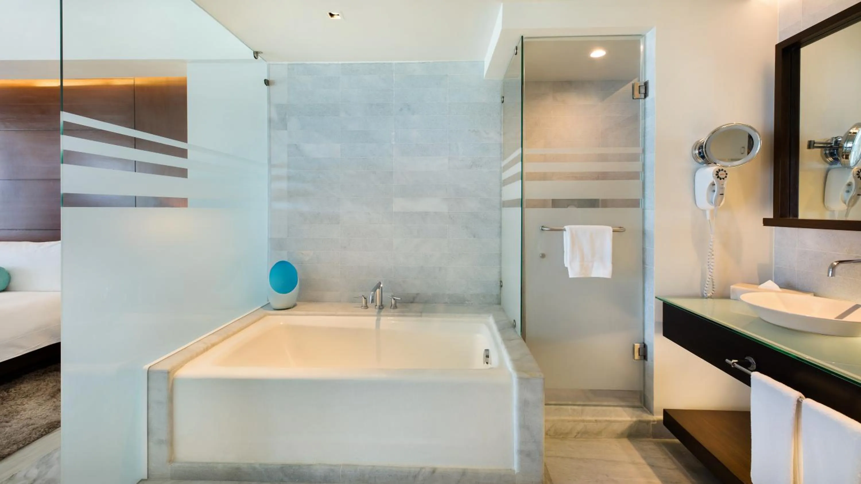 Bathroom in Palacio Mundo Imperial Riviera Diamante Acapulco All Inclusive