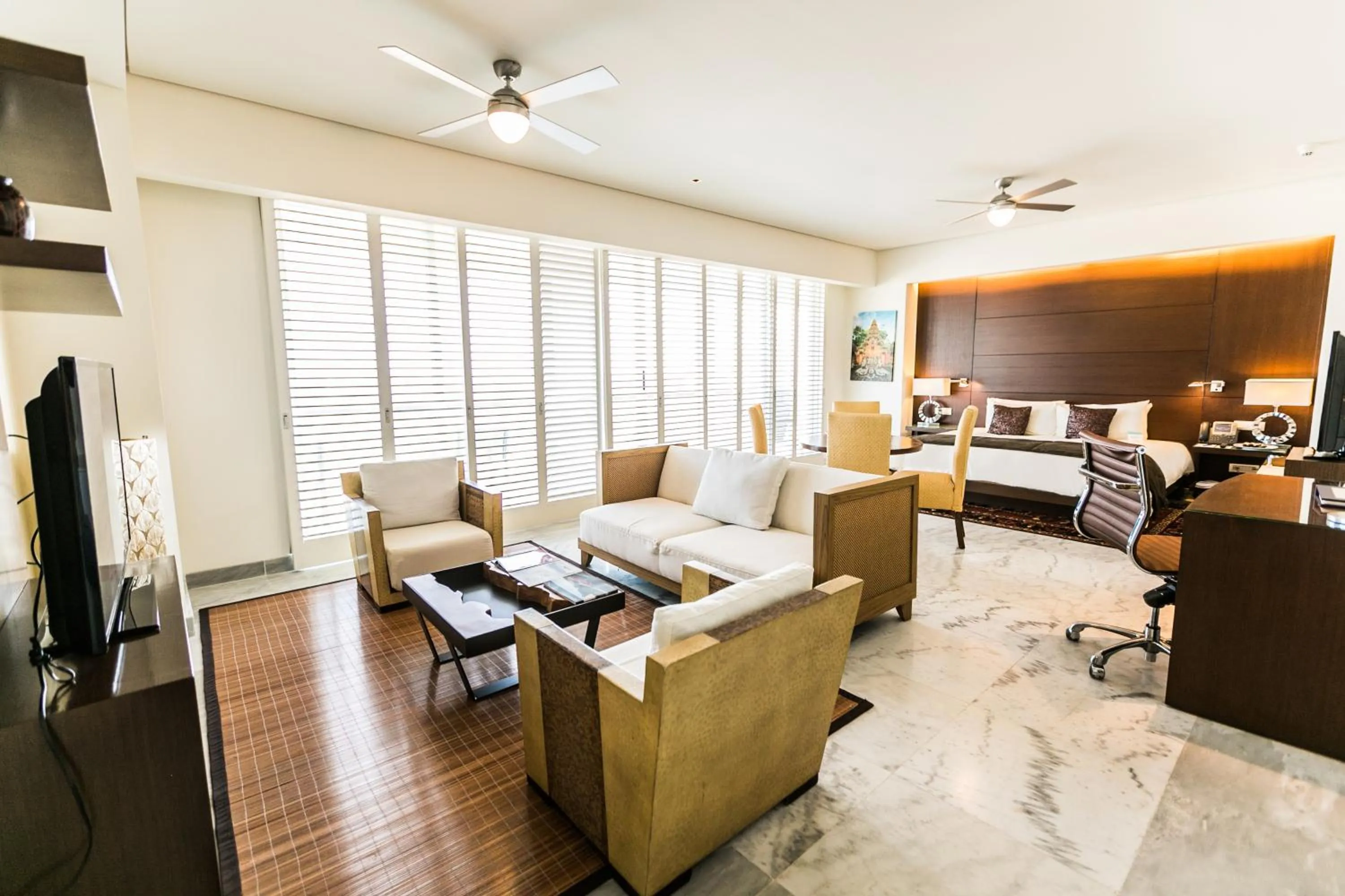 Living room in Palacio Mundo Imperial Riviera Diamante Acapulco All Inclusive