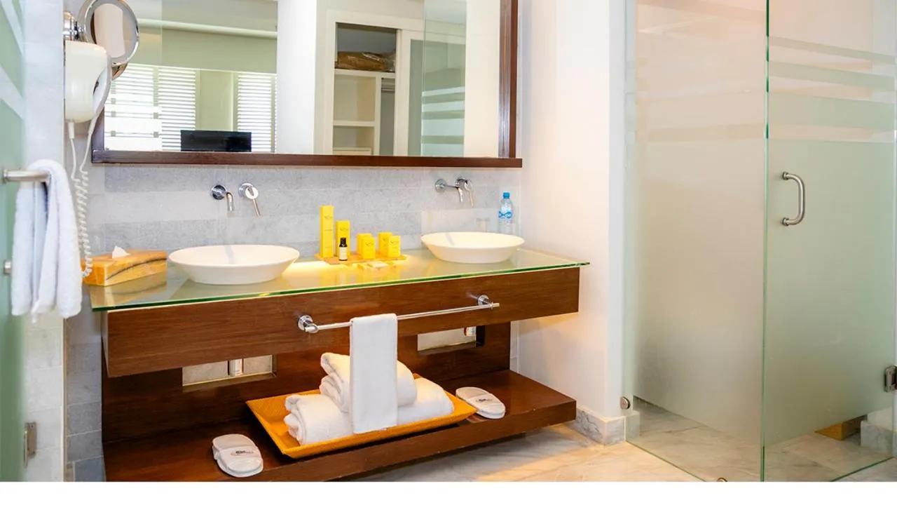 Bathroom in Palacio Mundo Imperial Riviera Diamante Acapulco All Inclusive