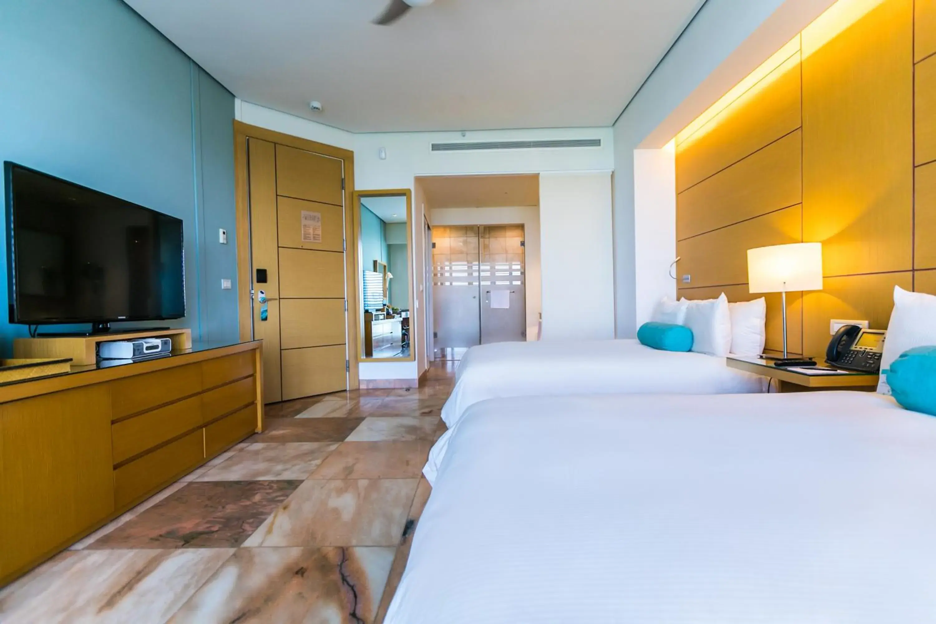 Photo of the whole room, Bed in Palacio Mundo Imperial Riviera Diamante Acapulco All Inclusive Photo of the whole room, Bed in Palacio Mundo Imperial Riviera Diamante Acapulco All Inclusive