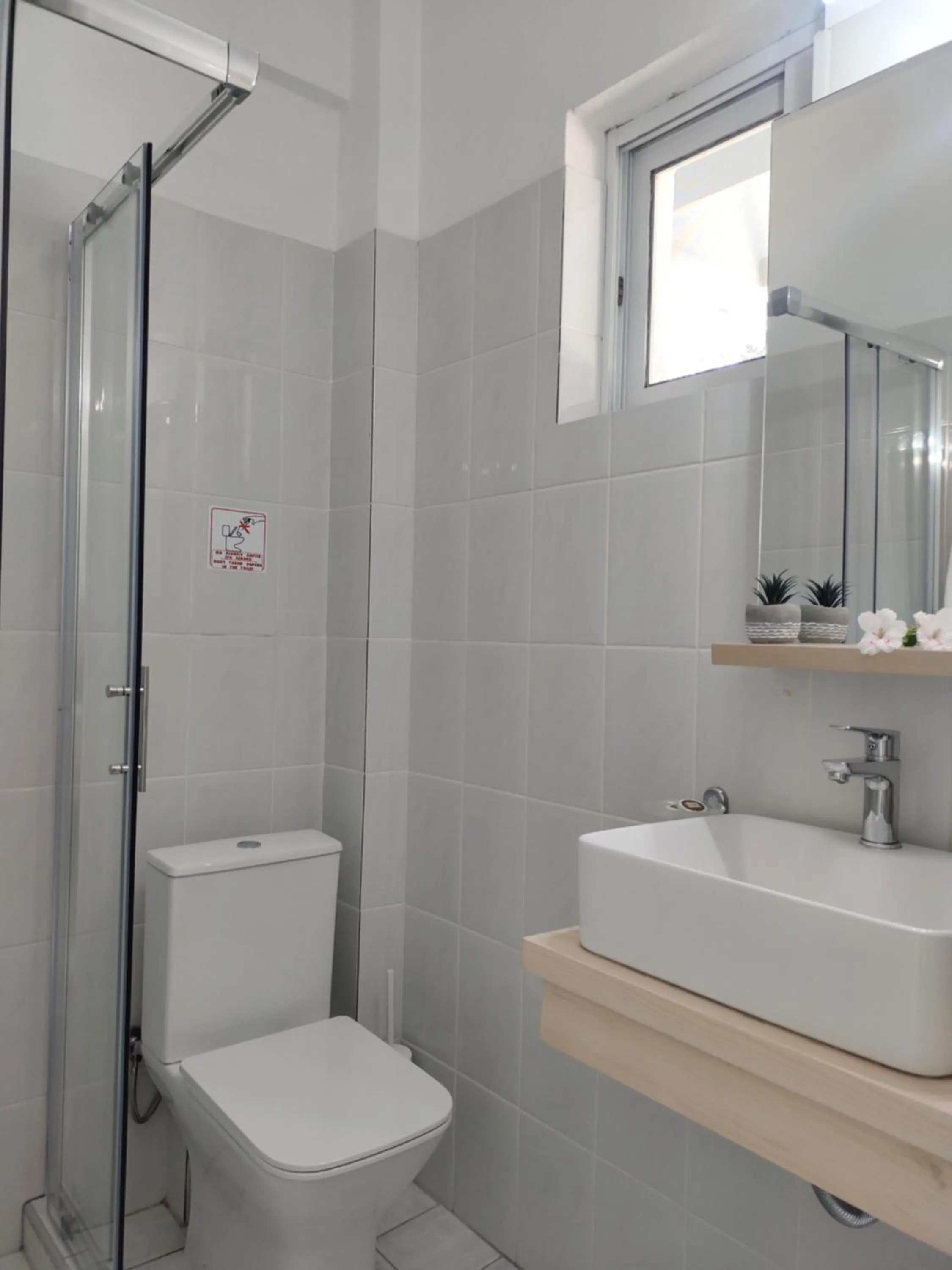 Shower in Captain Nick Aparthotel