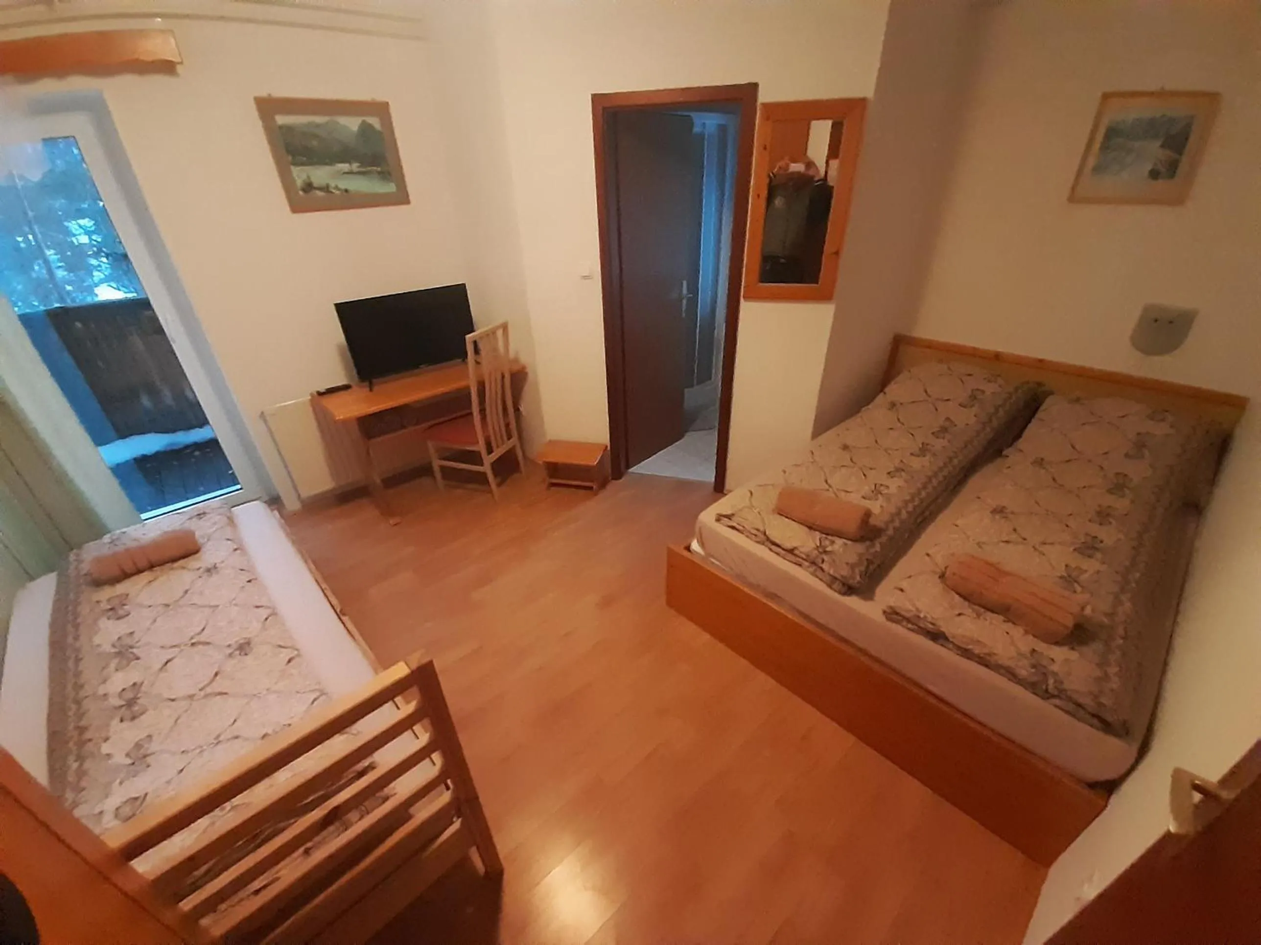 Rooms Barovc by the Lake Jasna