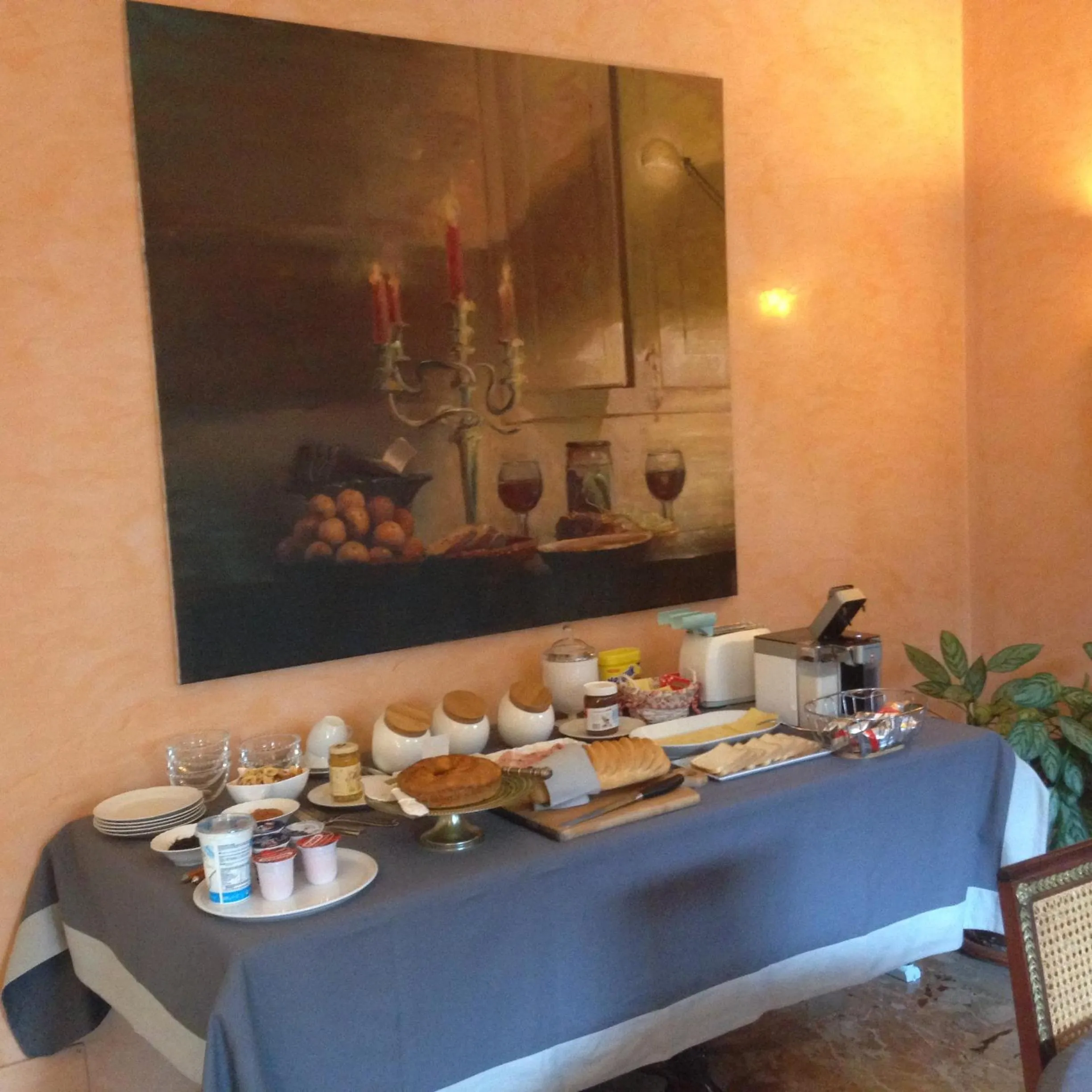 Buffet breakfast in La Gaura Guest House