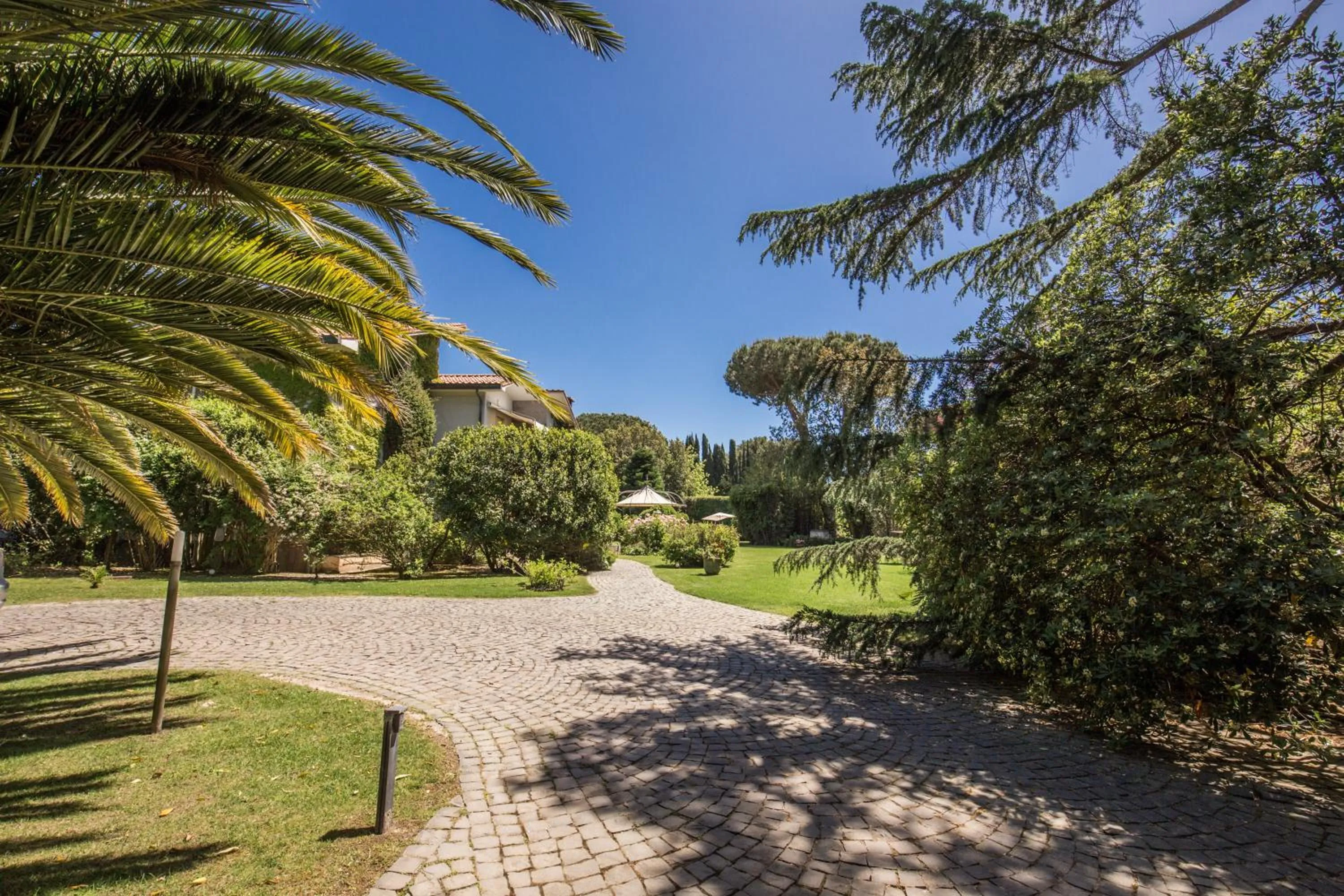 Facade/entrance in La Gaura Guest House