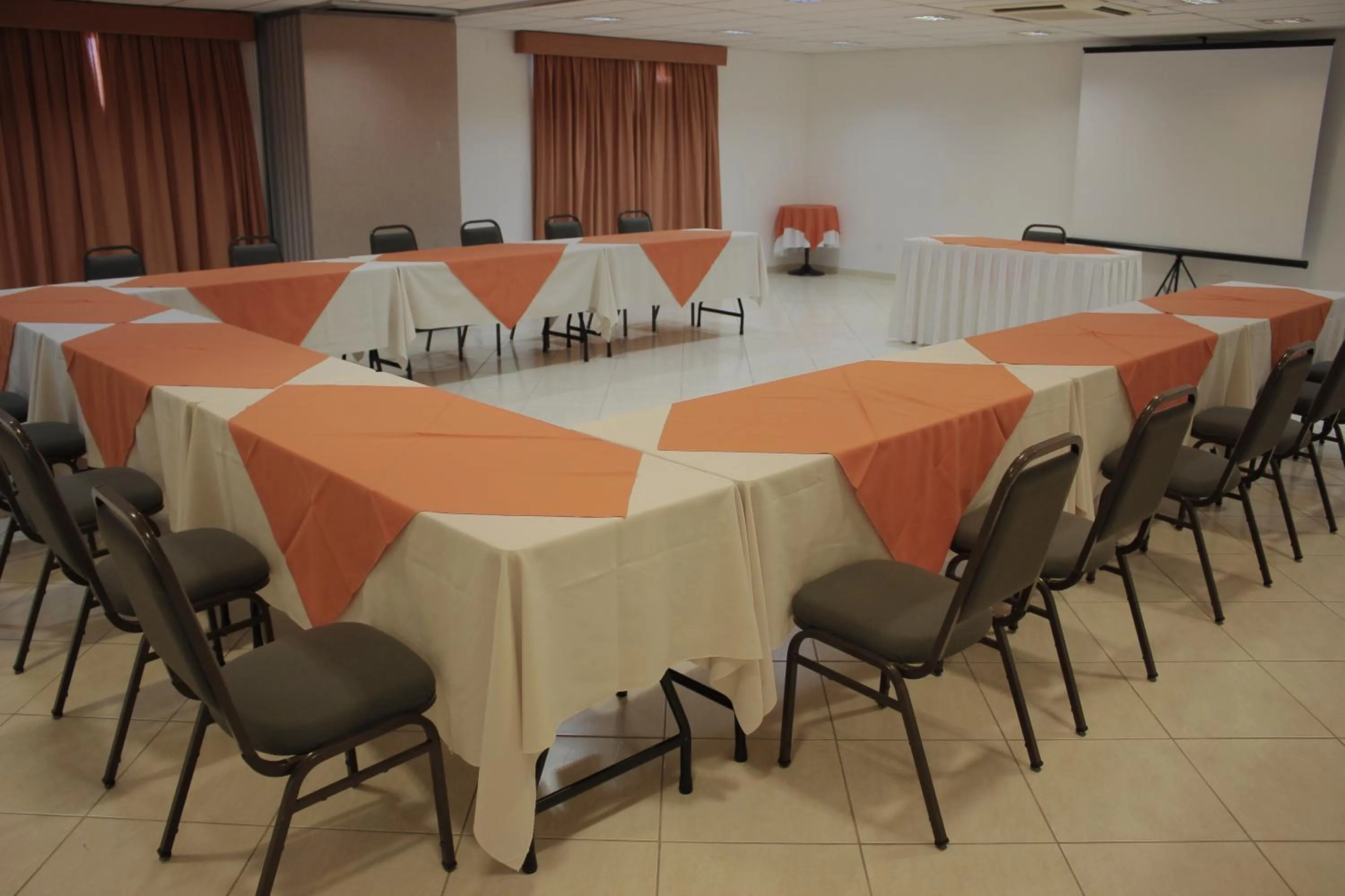 Banquet/Function facilities in Harbor Self Graciosa Hotel