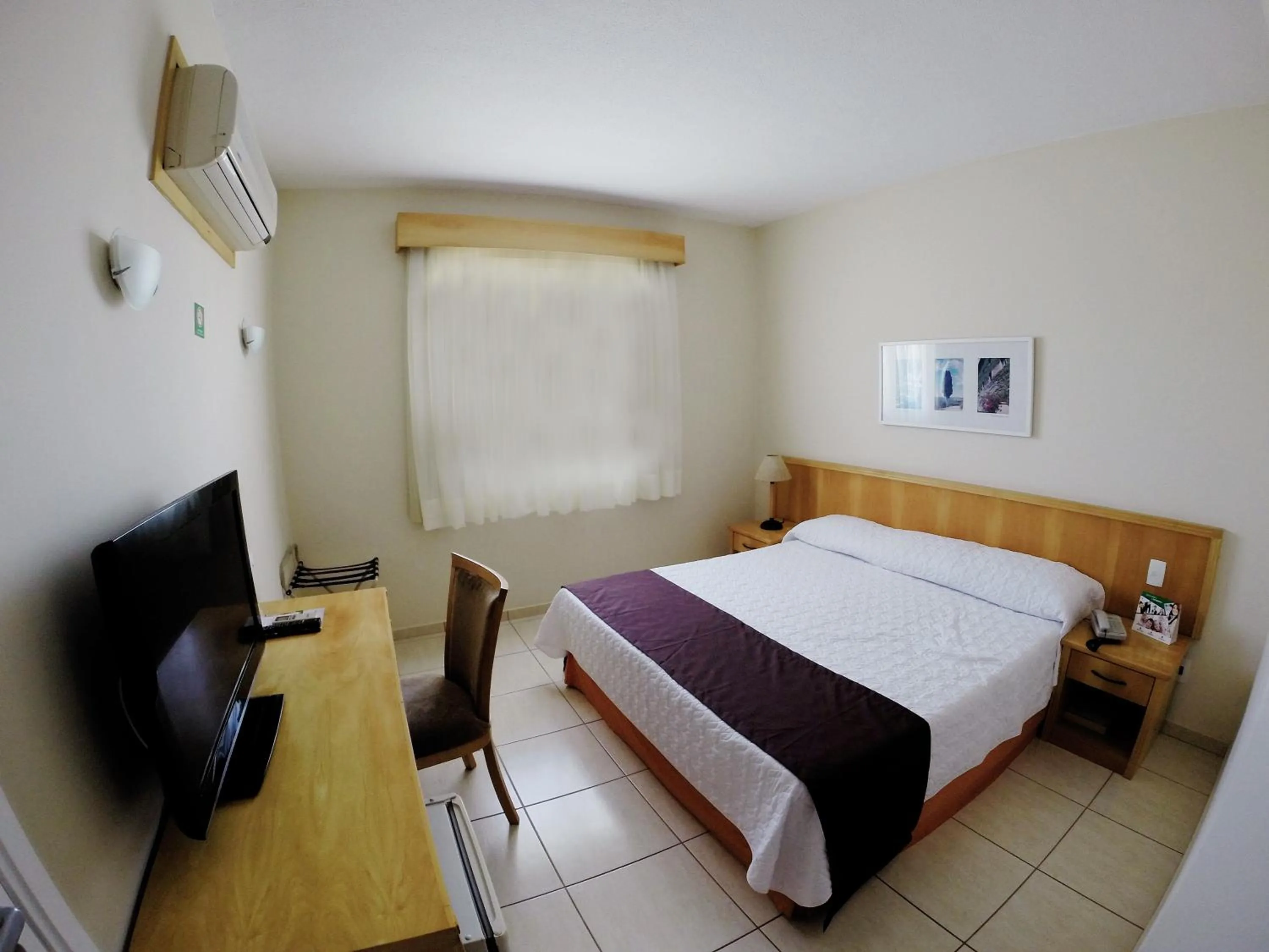 Bedroom, Bed in Harbor Self Graciosa Hotel