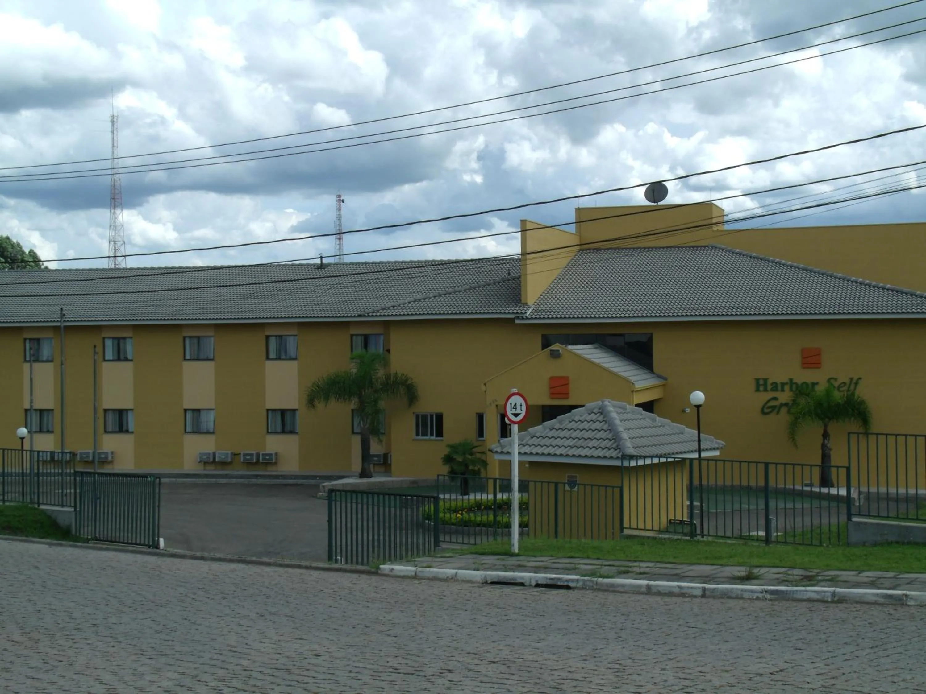 Property building in Harbor Self Graciosa Hotel