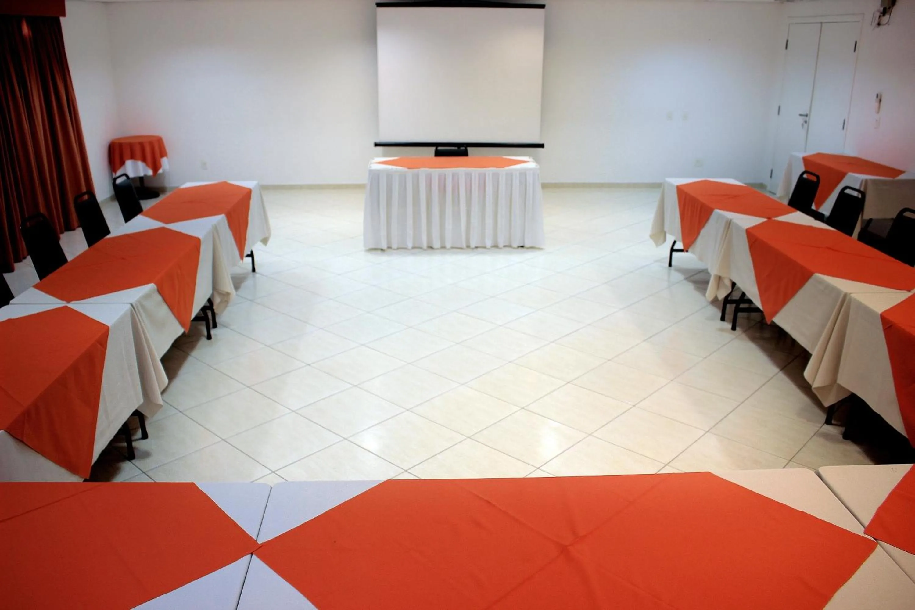 Banquet/Function facilities in Harbor Self Graciosa Hotel