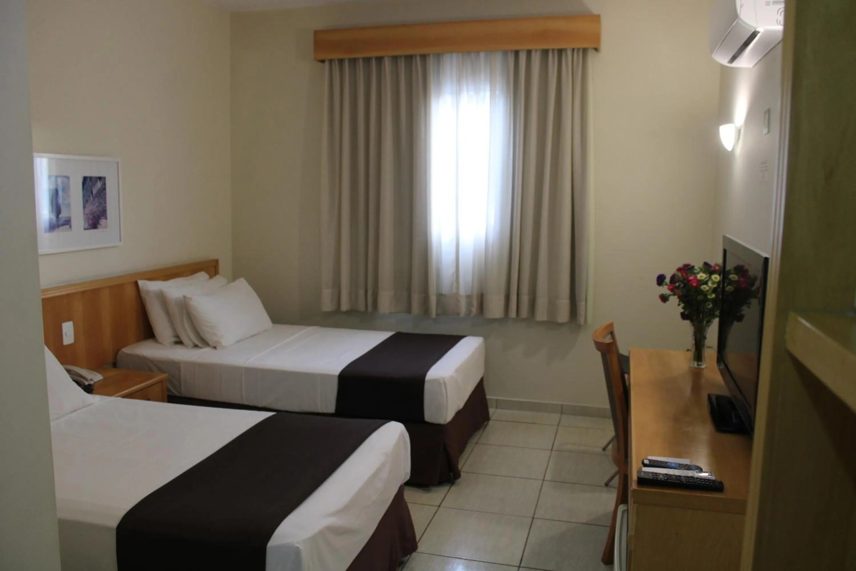 Bedroom, Bed in Harbor Self Graciosa Hotel