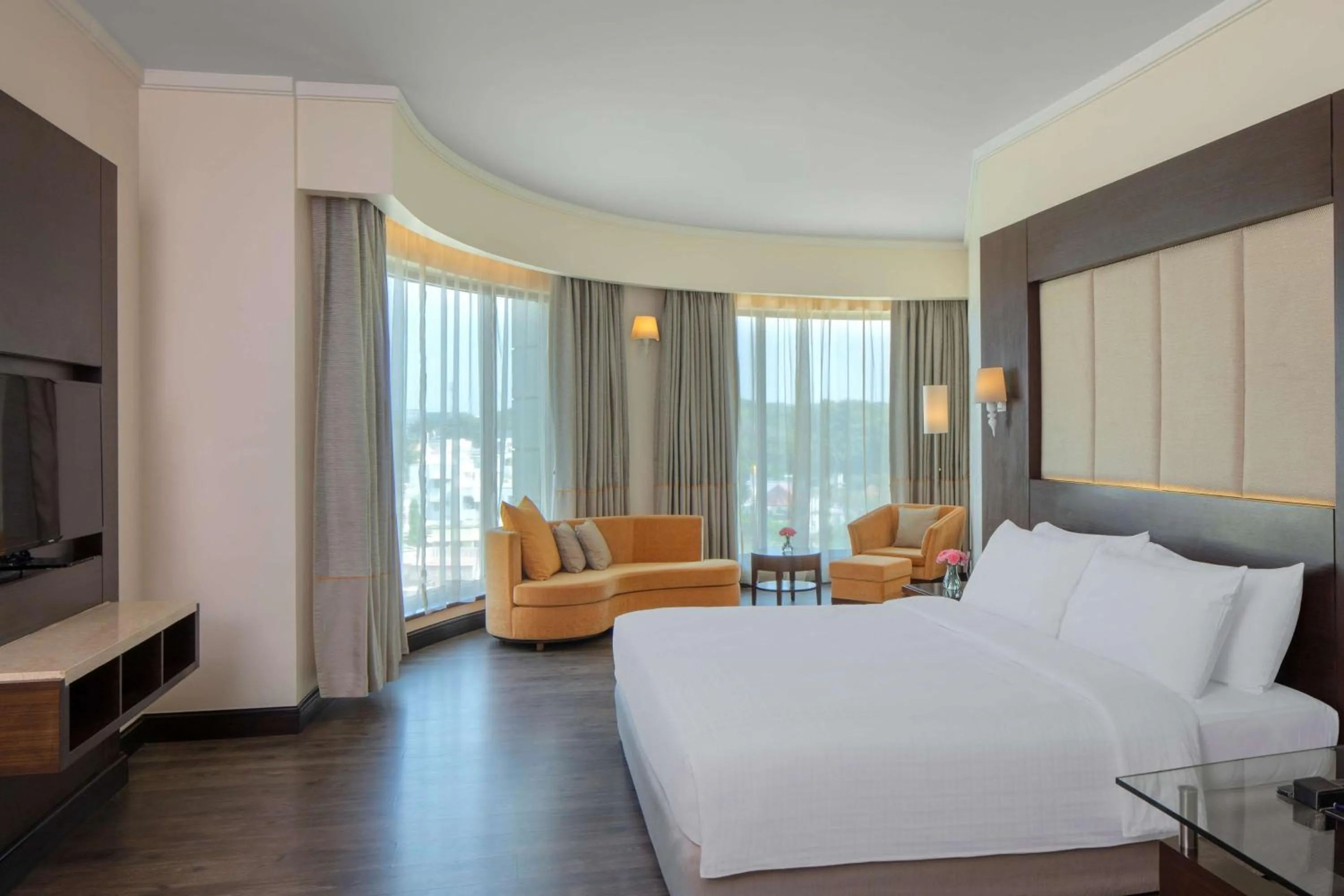 Photo of the whole room, Bed in Radisson Blu Plaza Hotel Mysore