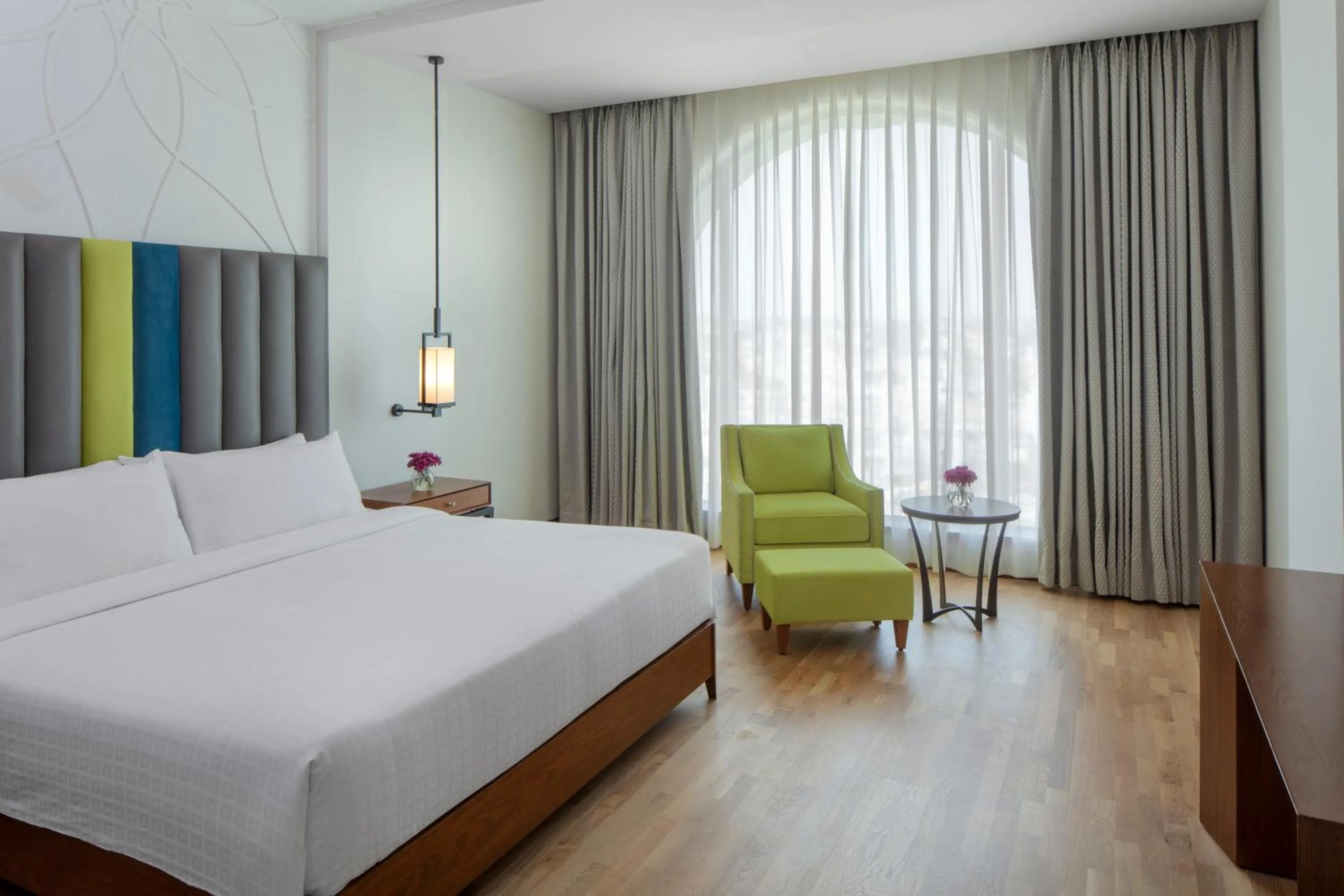 Toilet, Bed in Radisson Blu Plaza Hotel Mysore