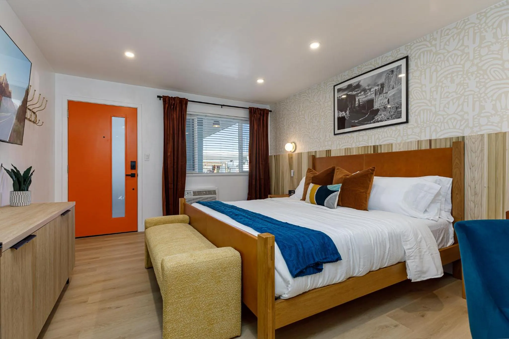 Photo of the whole room, Bed in Quail Park Lodge