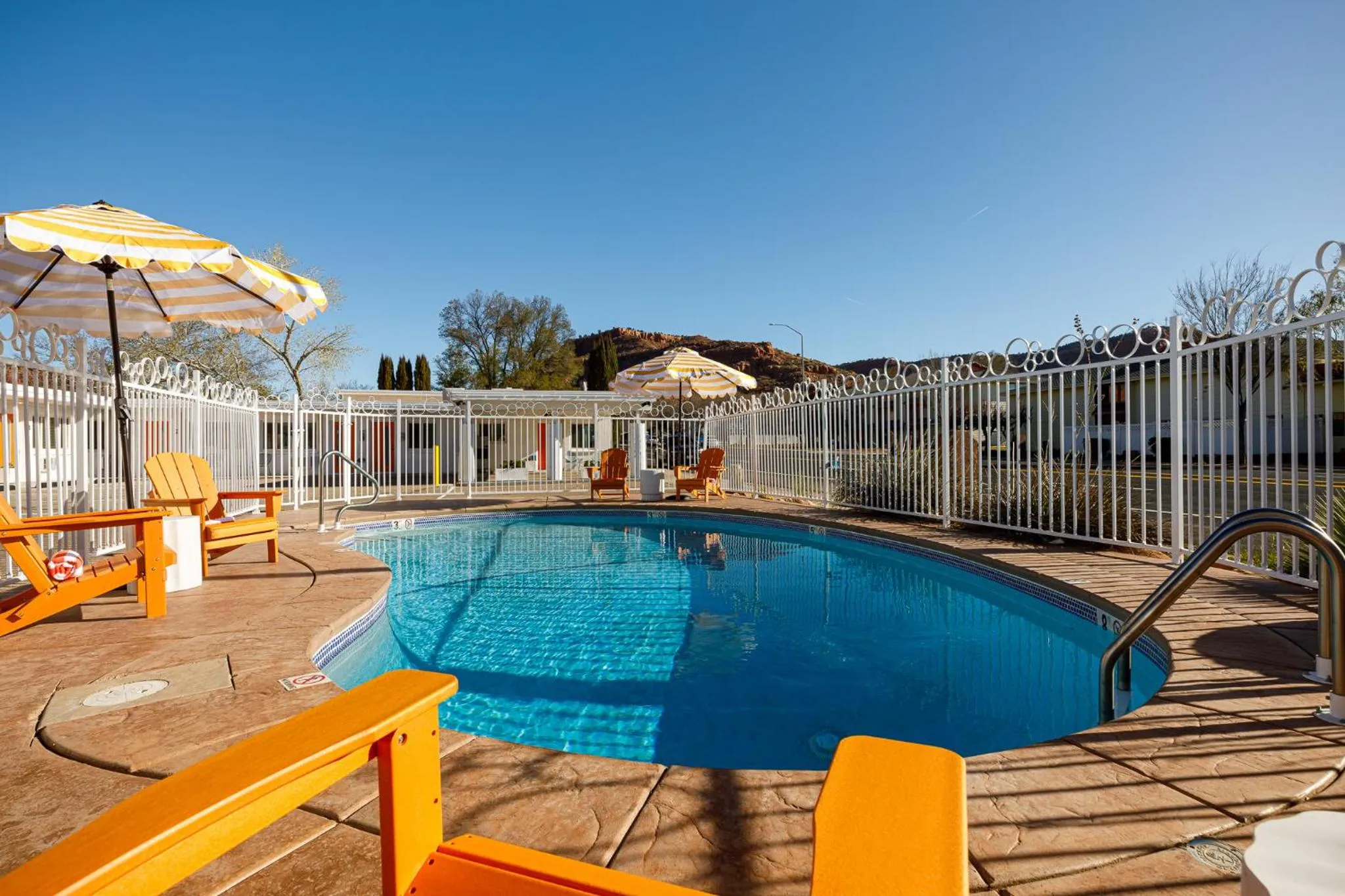 Day in Quail Park Lodge