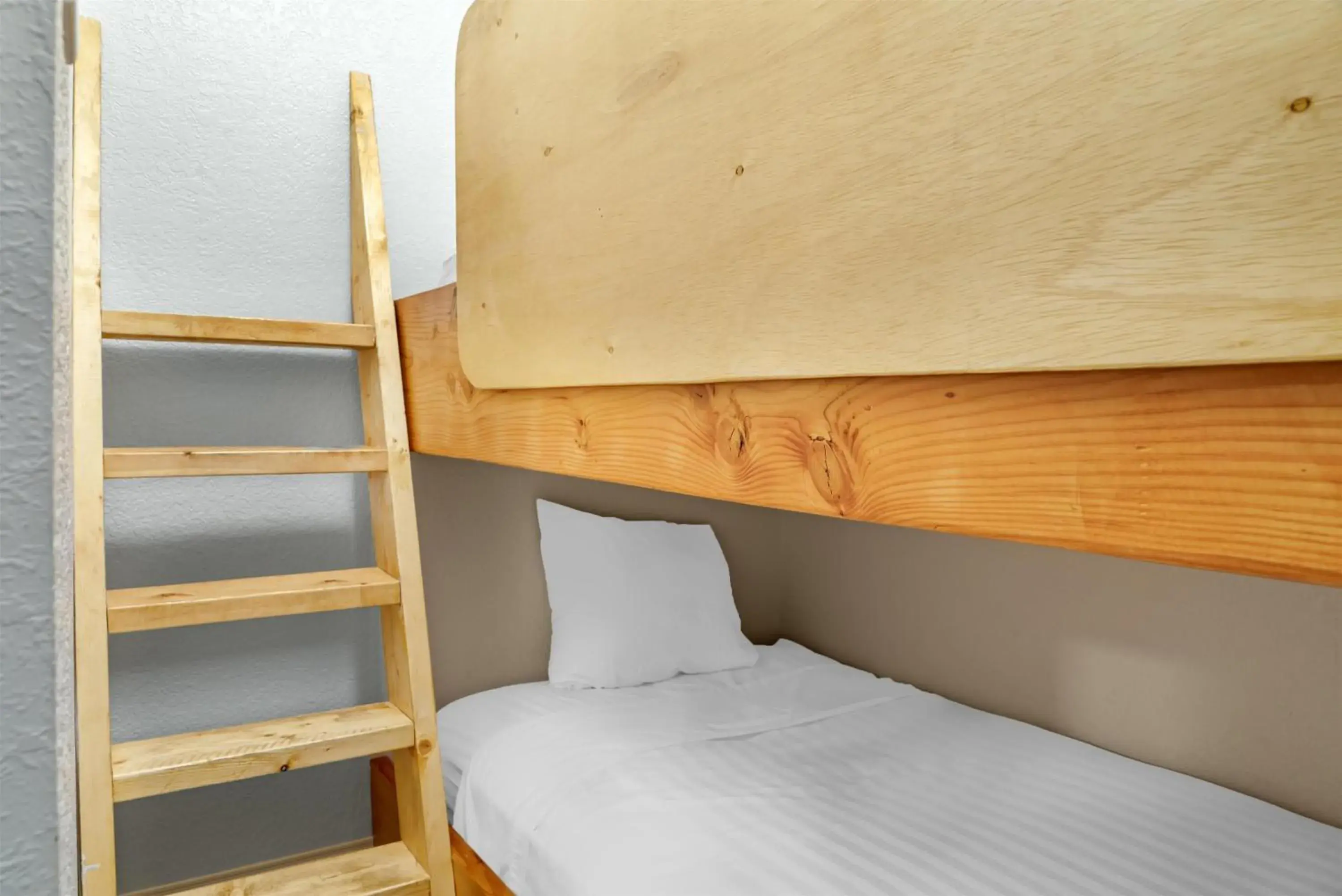 Bedroom, Bed in Best Western Lakewinds Bedroom, Bed in Best Western Lakewinds