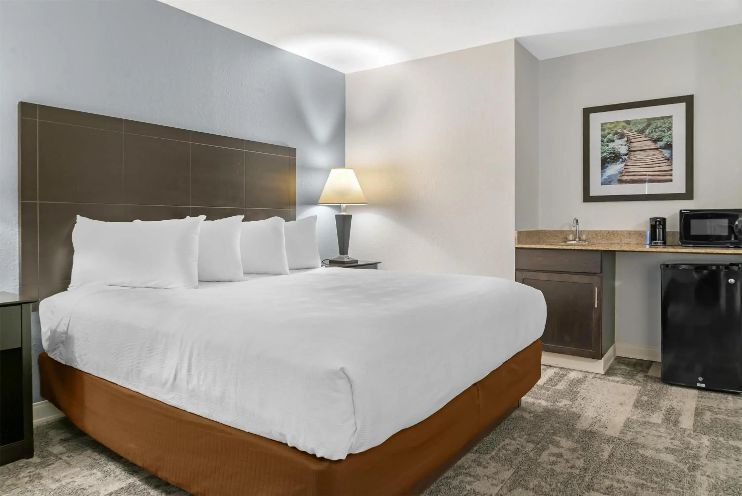 Bedroom, Bed in Best Western Lakewinds Bedroom, Bed in Best Western Lakewinds