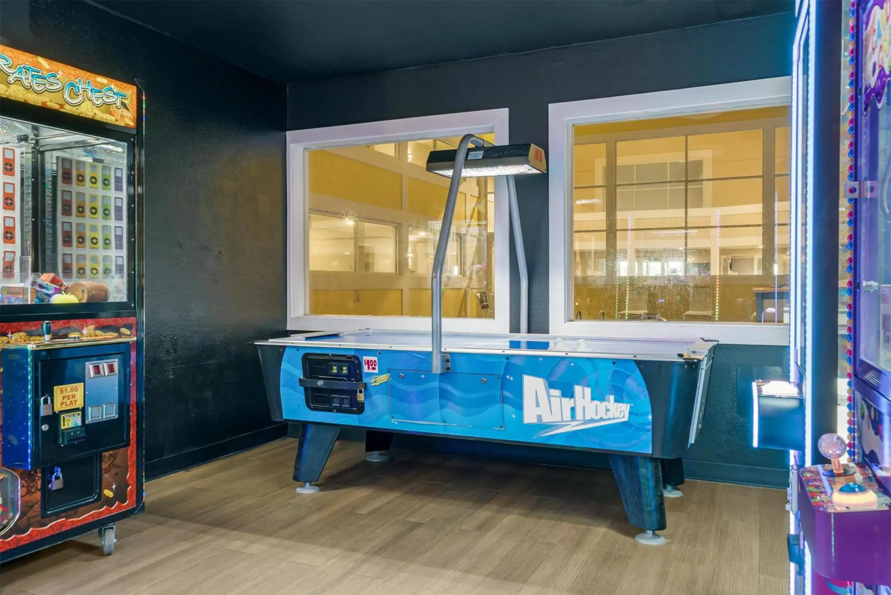 Property building in Best Western Lakewinds Property building in Best Western Lakewinds