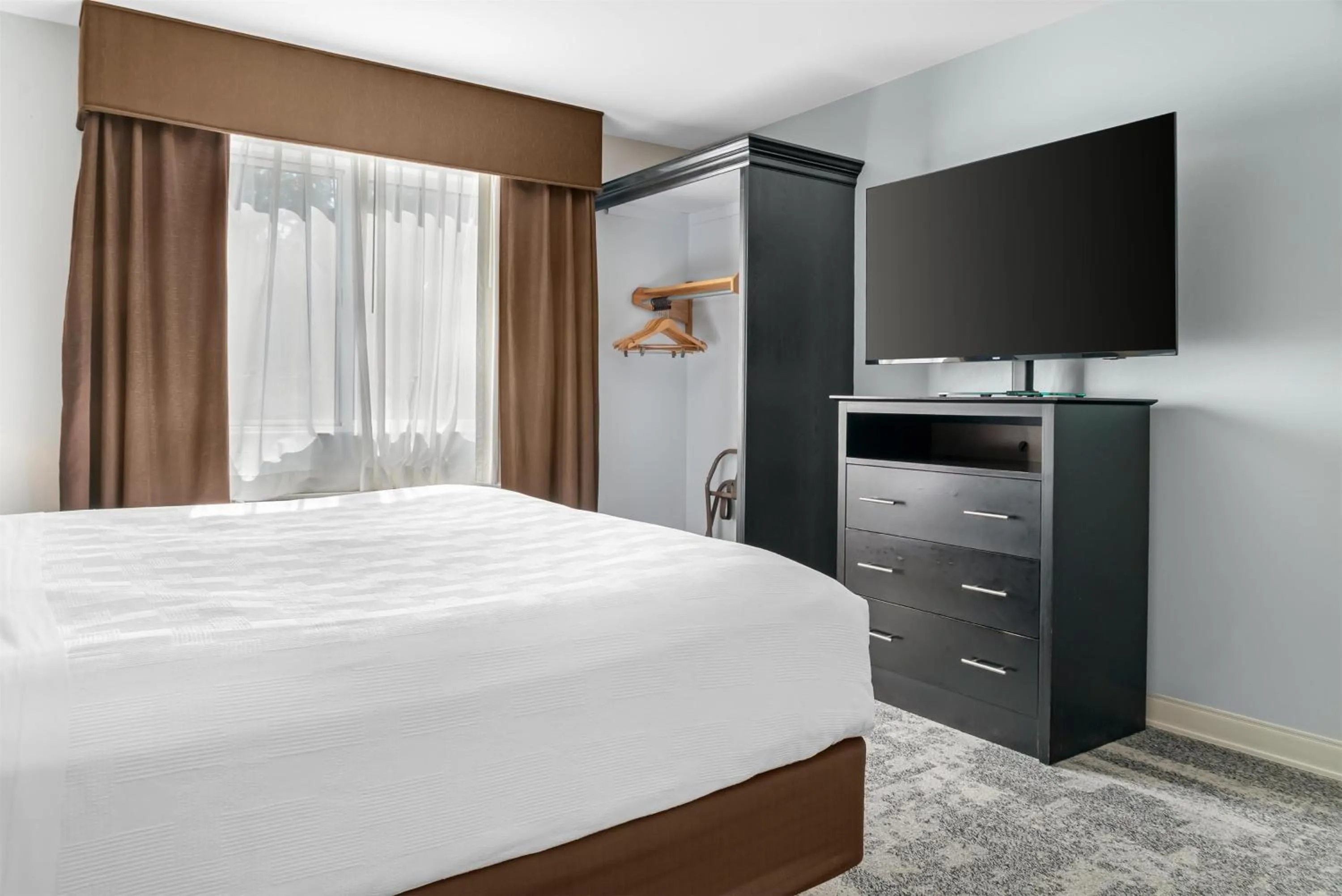 Bedroom, Bed in Best Western Lakewinds