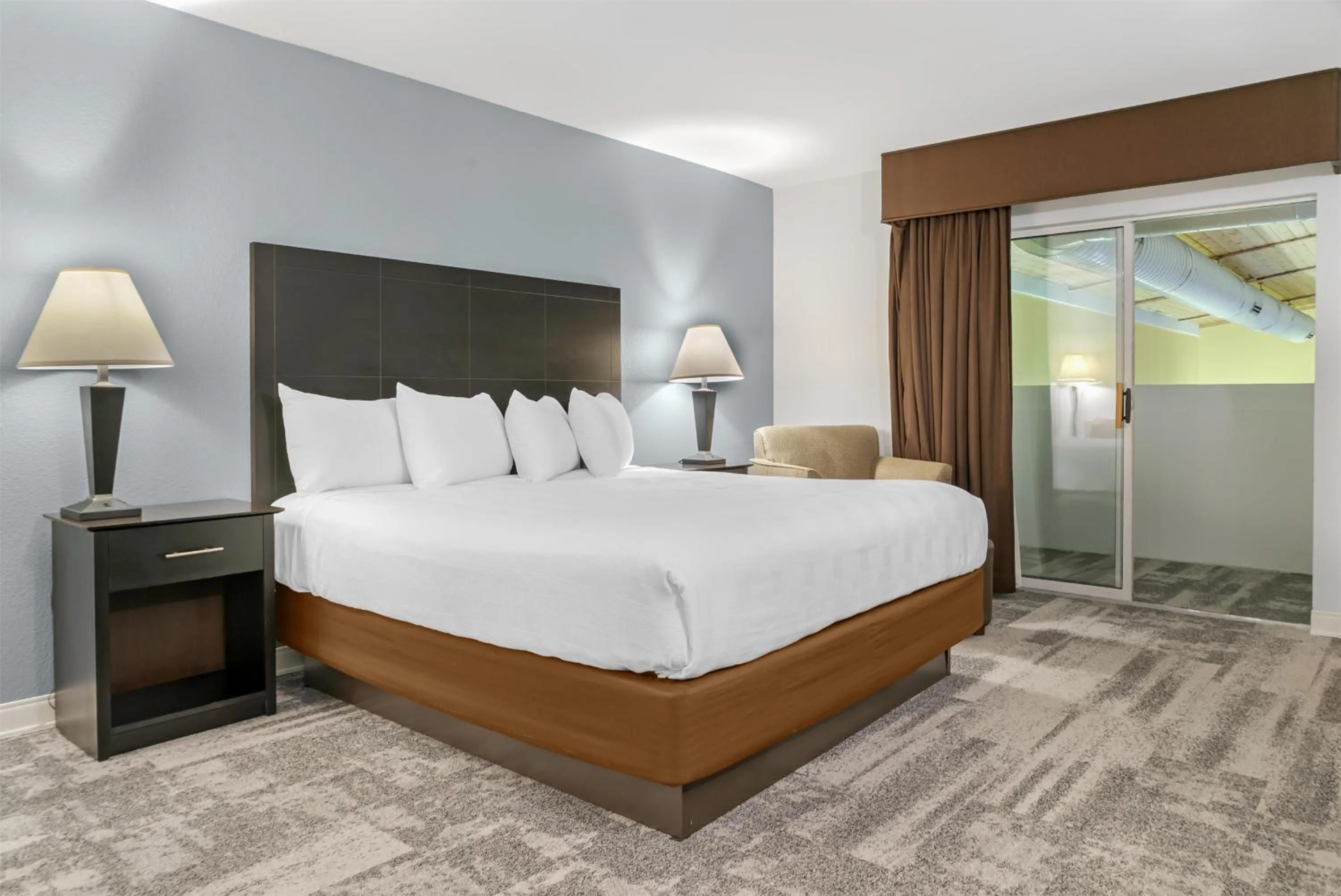 Bedroom, Bed in Best Western Lakewinds