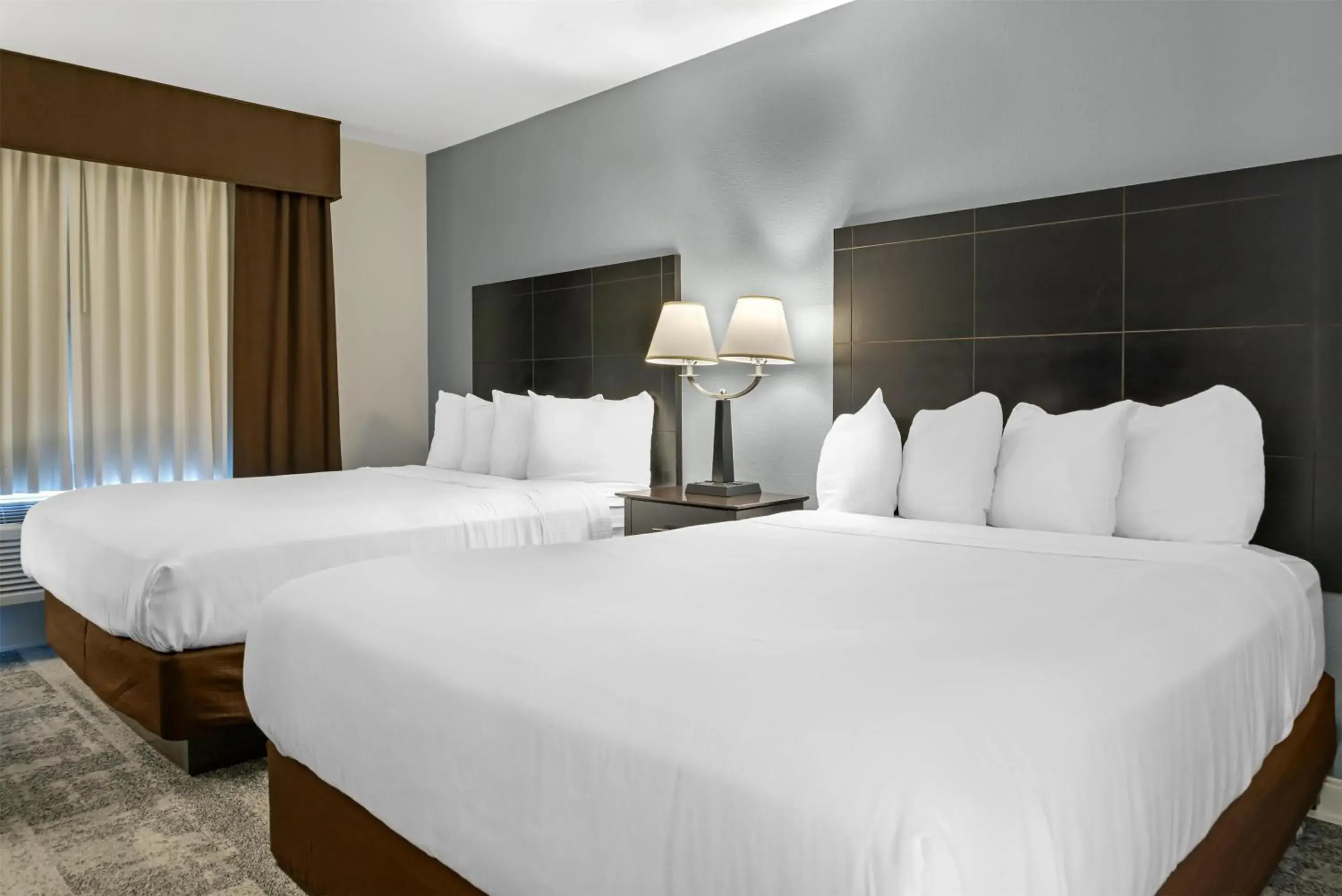 Bedroom, Bed in Best Western Lakewinds Bedroom, Bed in Best Western Lakewinds