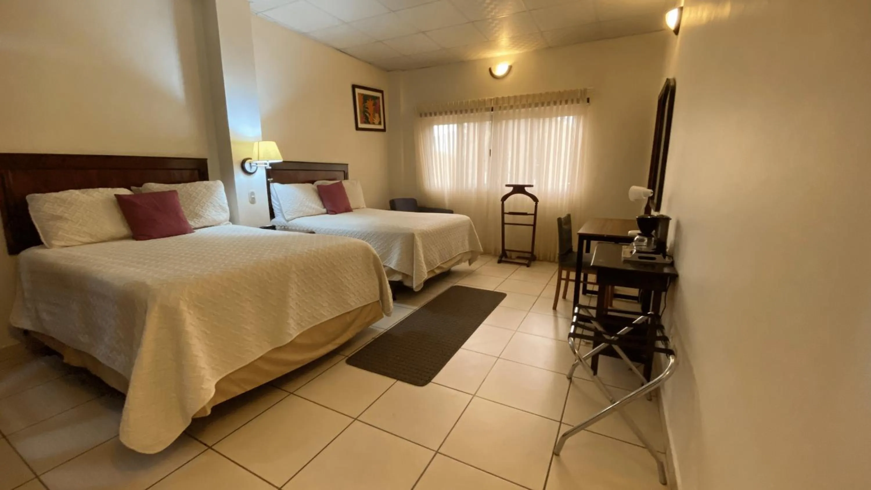 Photo of the whole room, Bed in Real Guanacaste