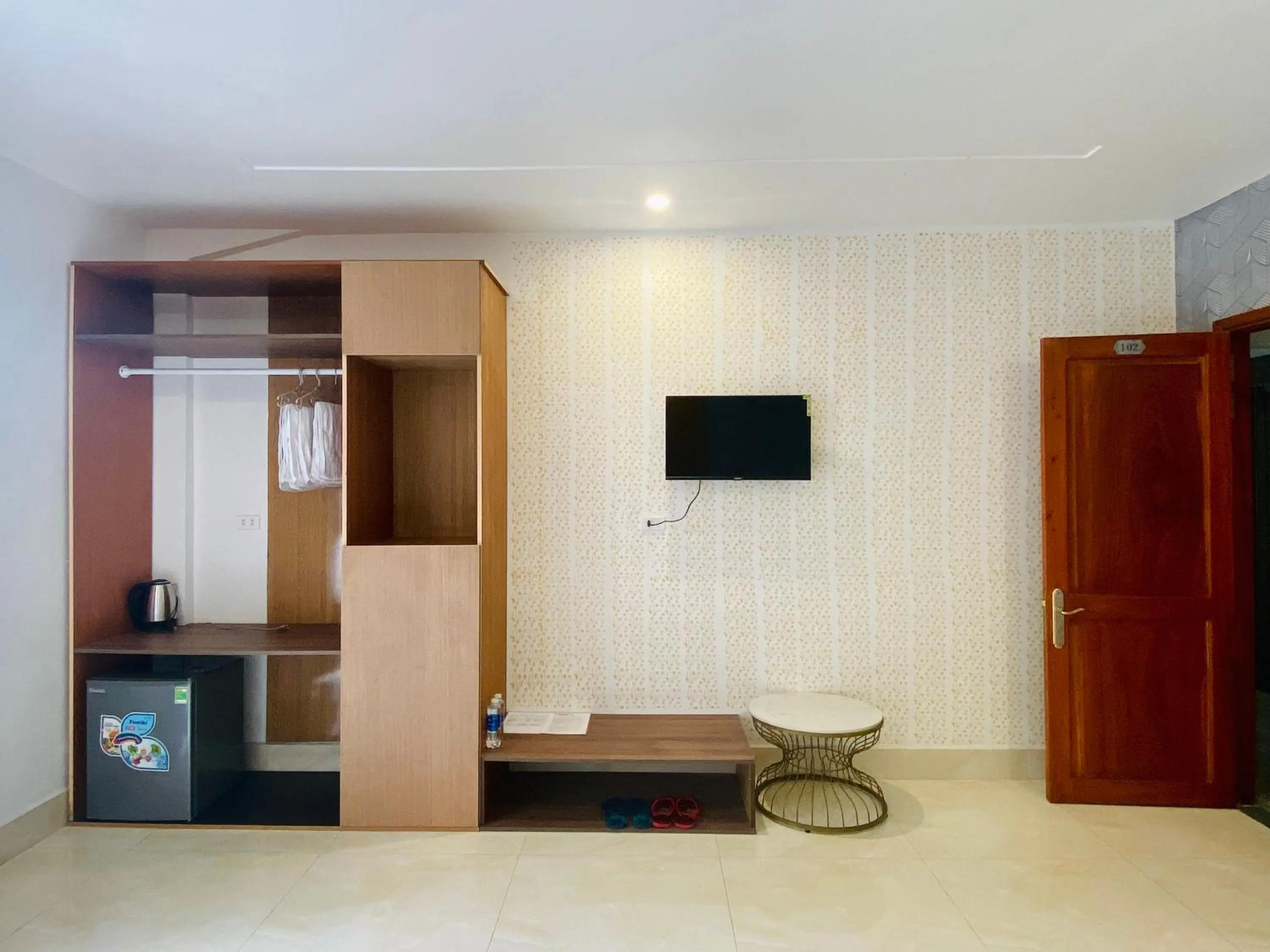 Communal lounge/ TV room in Sunny 1 Hometel Vinh Long