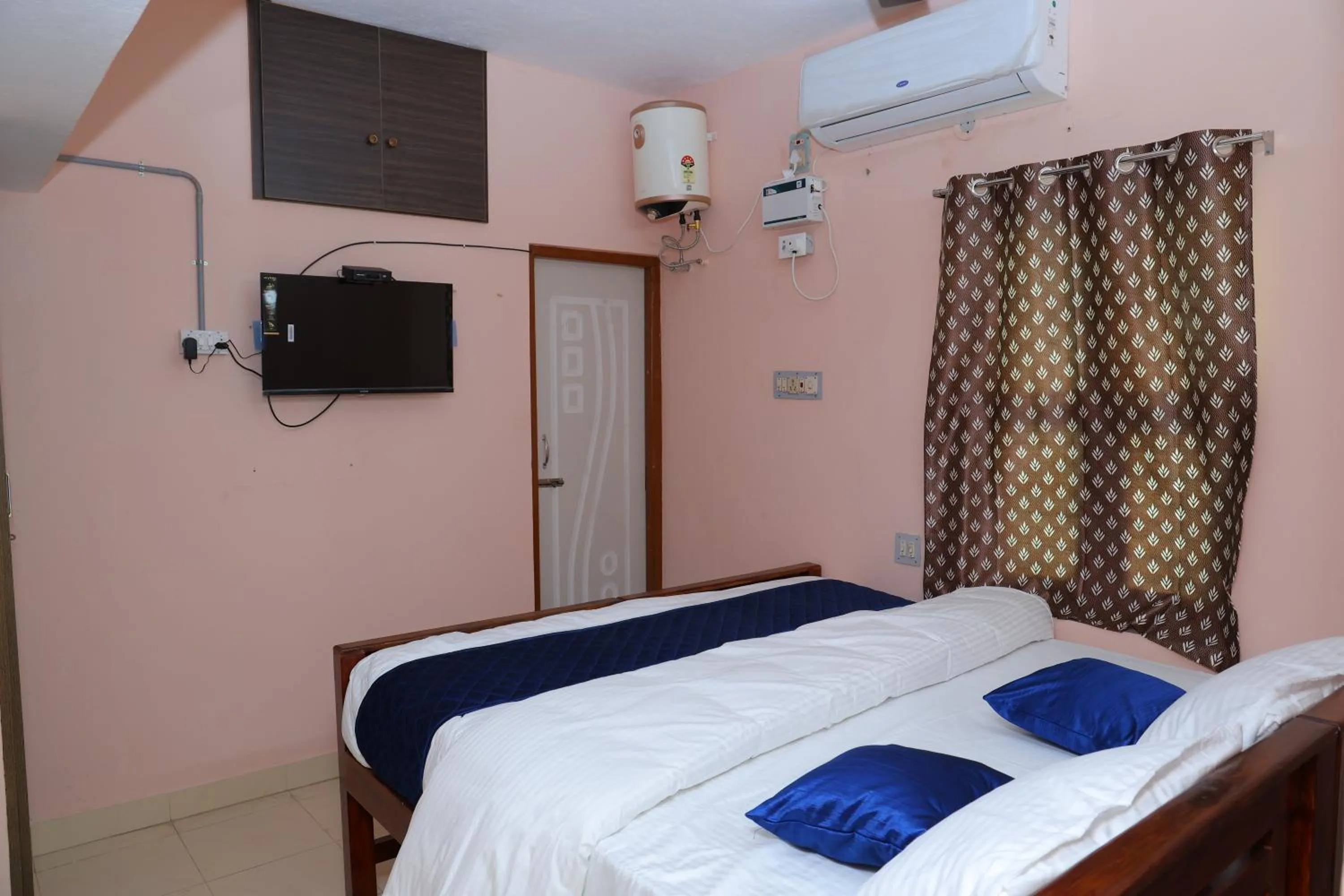 TV and multimedia, Bed in SS Nivas StayHome