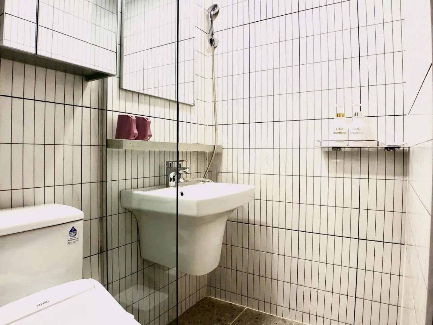 Toilet in Golden Planet Hotel-Pyeongtaek Godeck