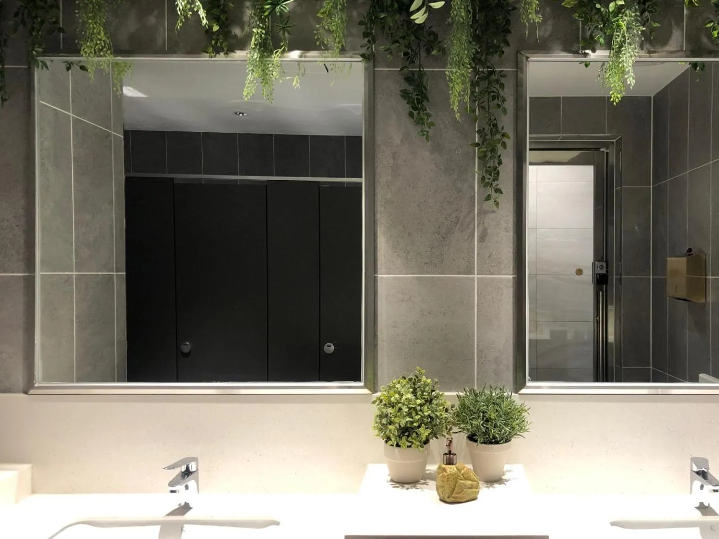 Toilet in Golden Planet Hotel-Pyeongtaek Godeck