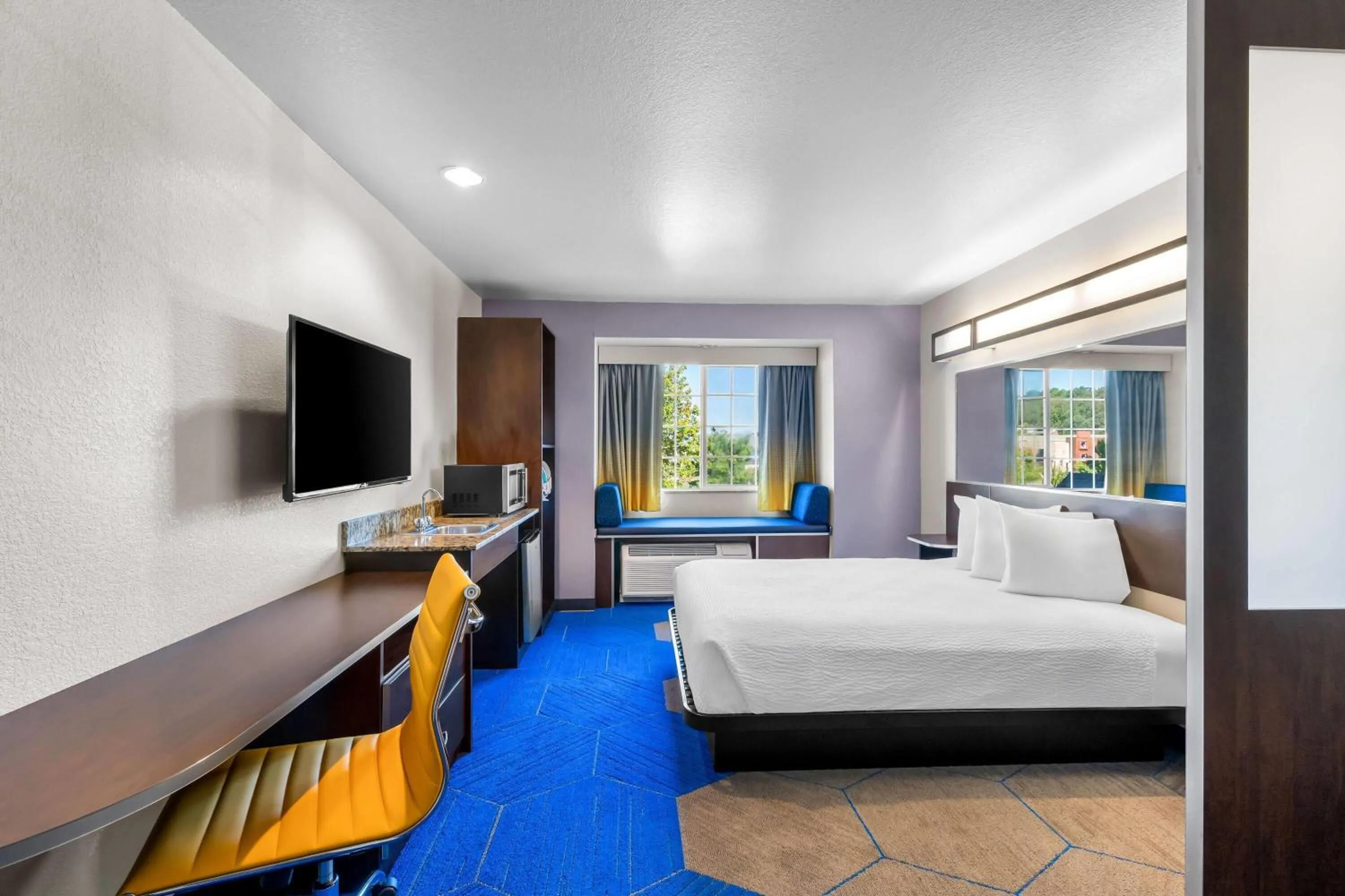 Photo of the whole room, Bed in Microtel Inn & Suites By Wyndham Conway