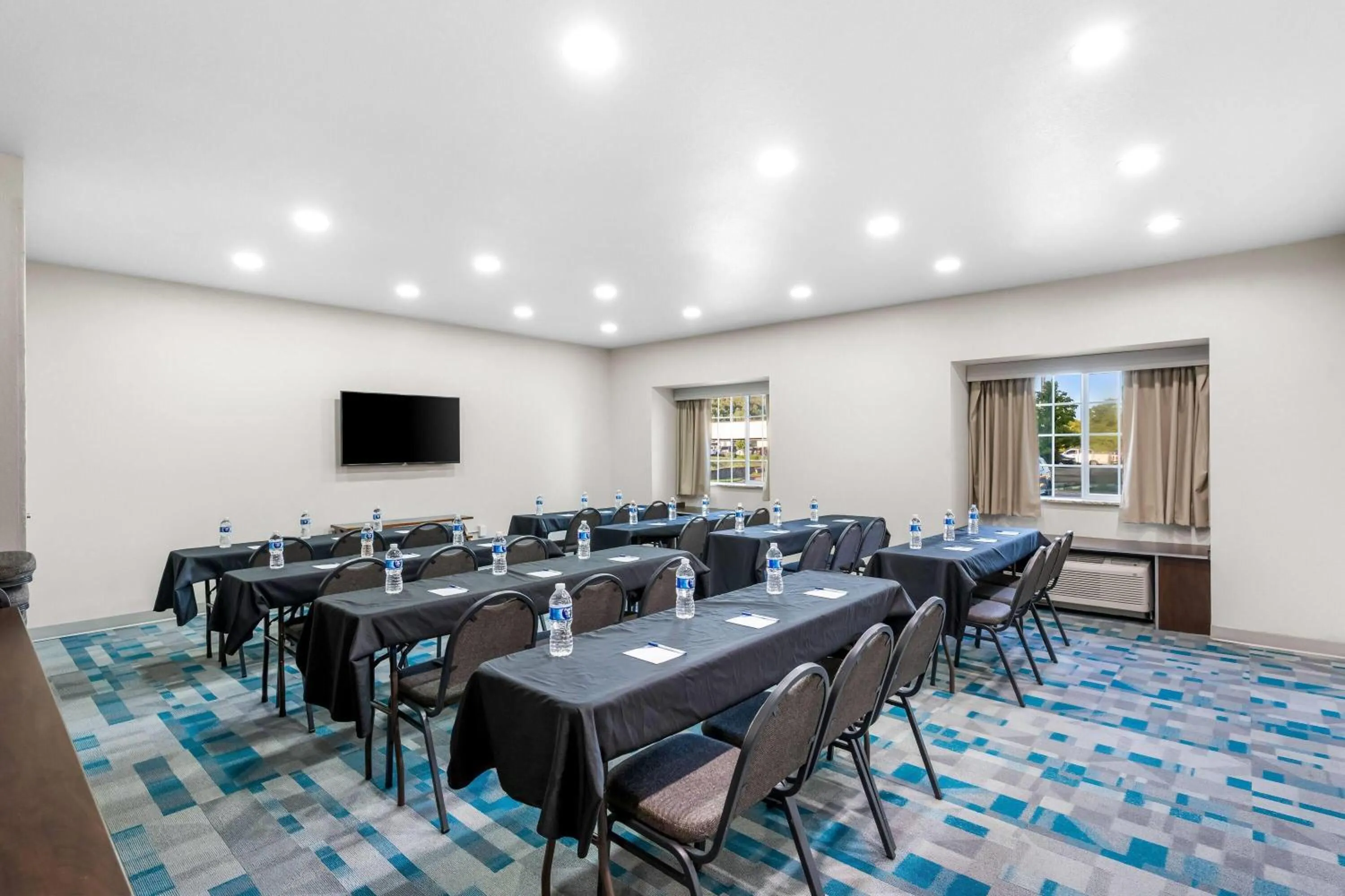 Meeting/conference room in Microtel Inn & Suites By Wyndham Conway