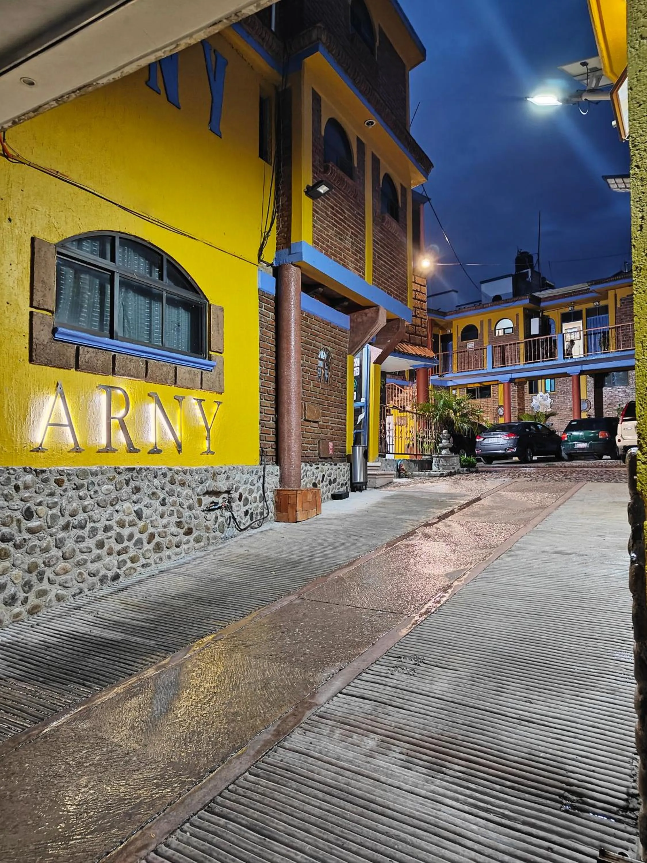 Night in Posada Arny