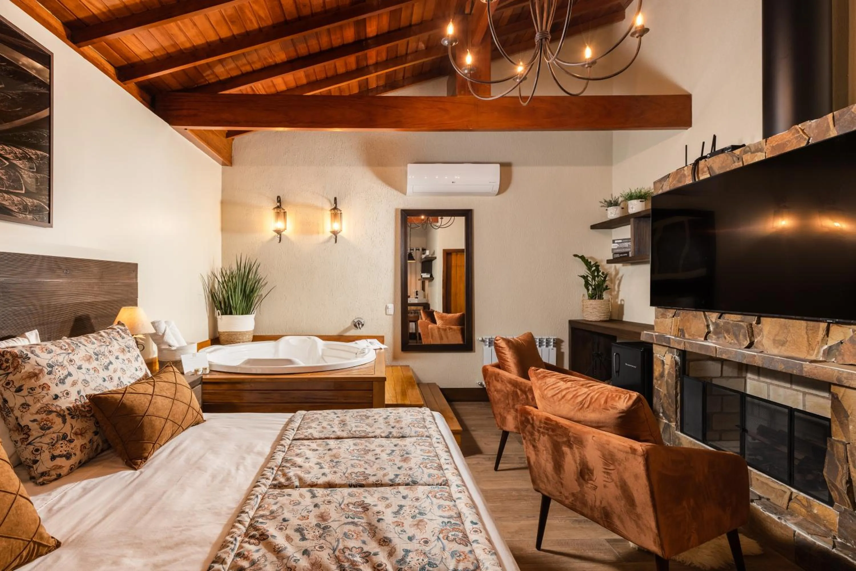 Photo of the whole room, Bed in Hotel Vivenda dos Sonhos