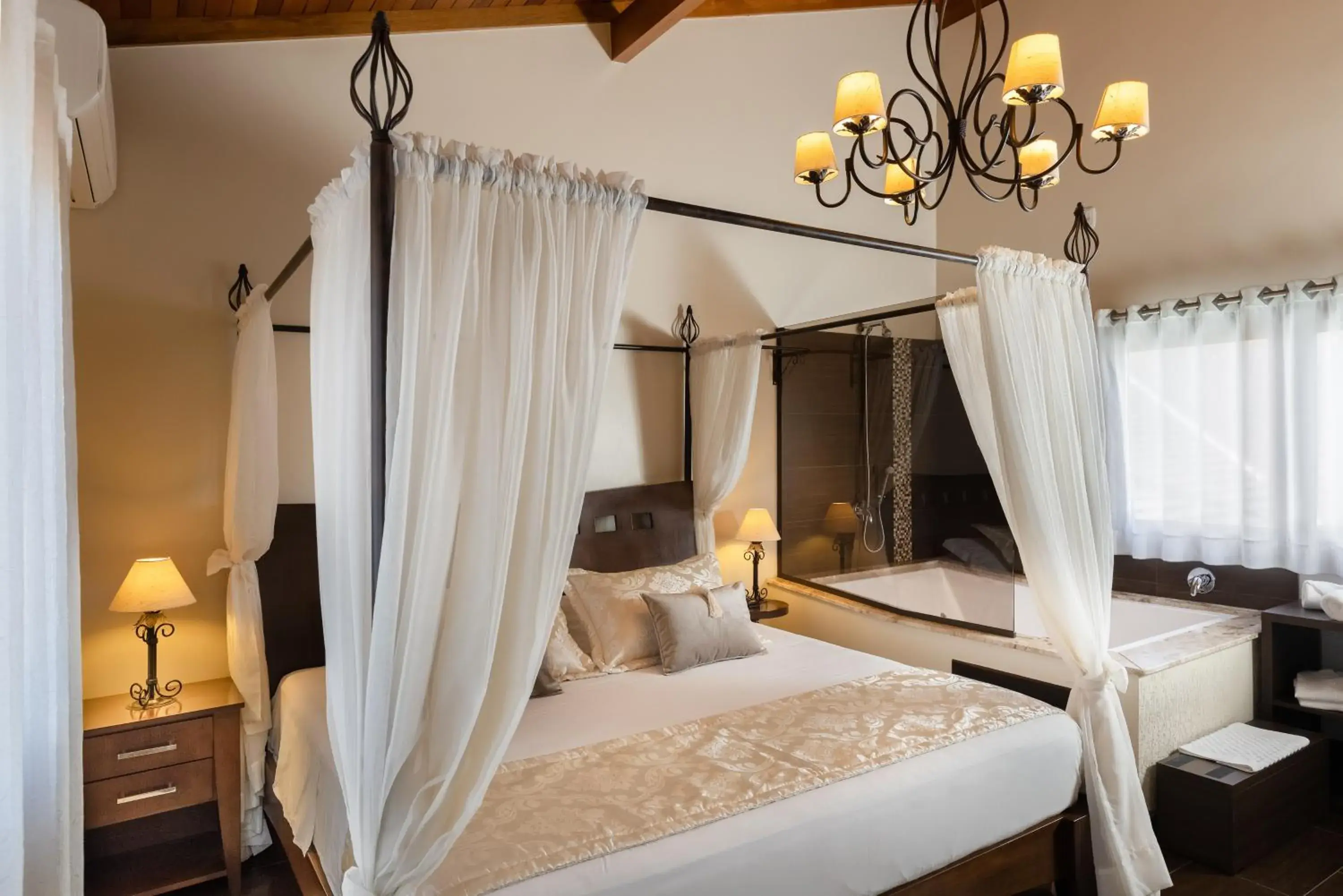 King Suite with Spa Bath in Hotel Vivenda dos Sonhos King Suite with Spa Bath in Hotel Vivenda dos Sonhos