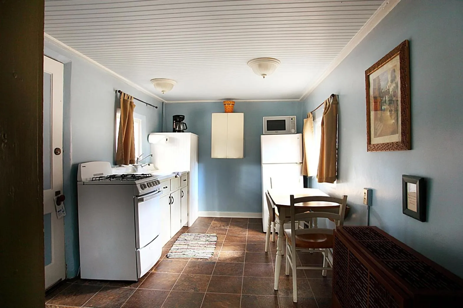 Kitchen or kitchenette in The Pines Cottages