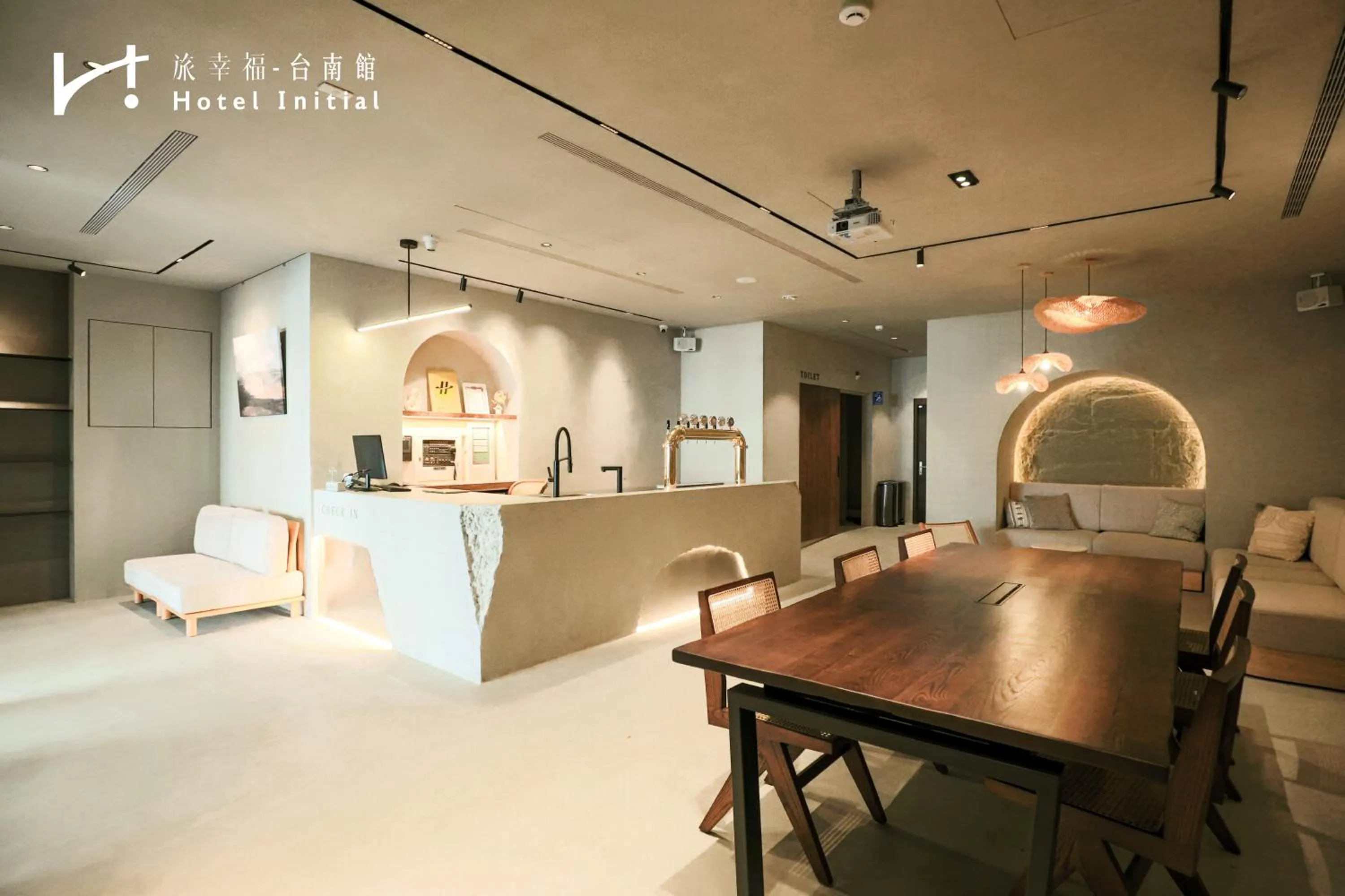 Kitchen or kitchenette in Hotel Initial-Tainan