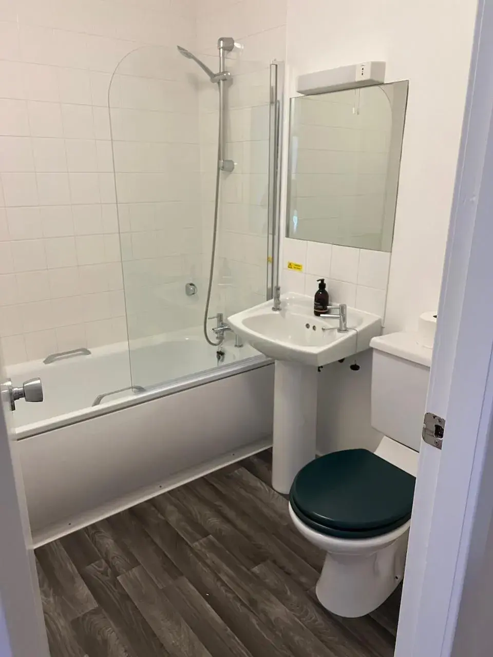 Twin Room - single occupancy in Lochailort Inn Twin Room - single occupancy in Lochailort Inn