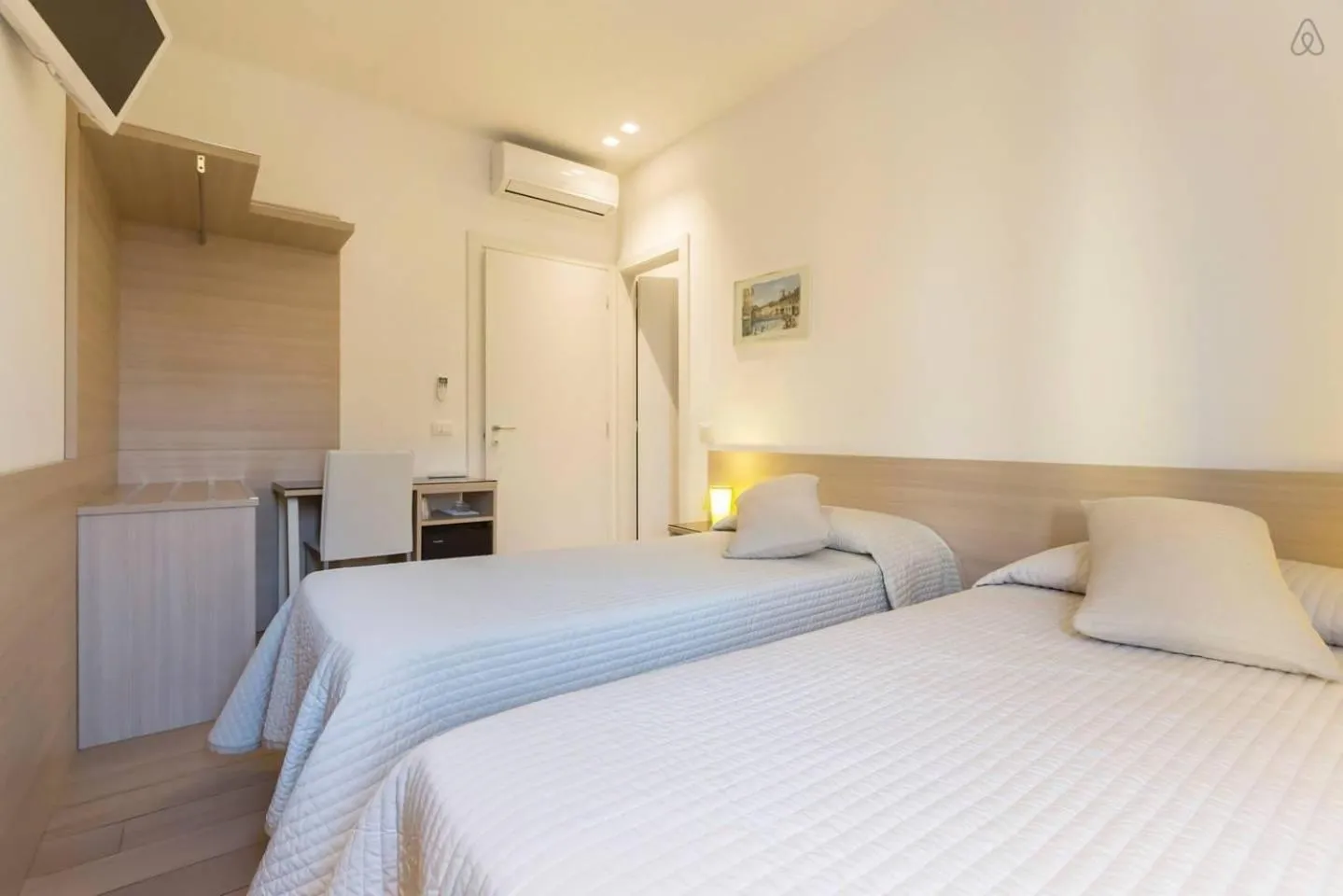 Bed in Foresteria Via Italia - Rooms & Suite
