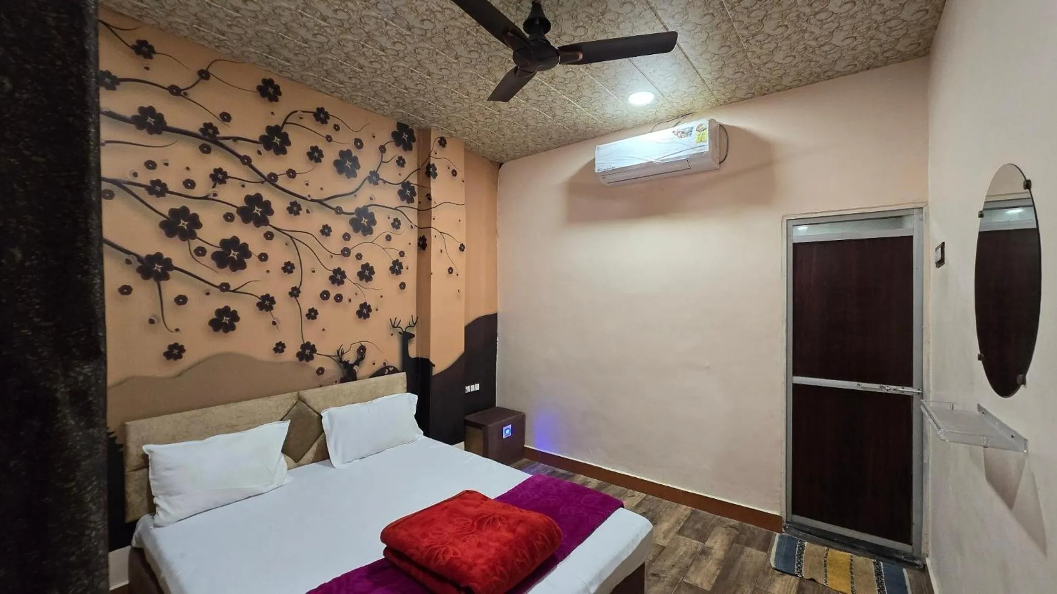 Bed in HOTEL MAHESHWARI GREEN's