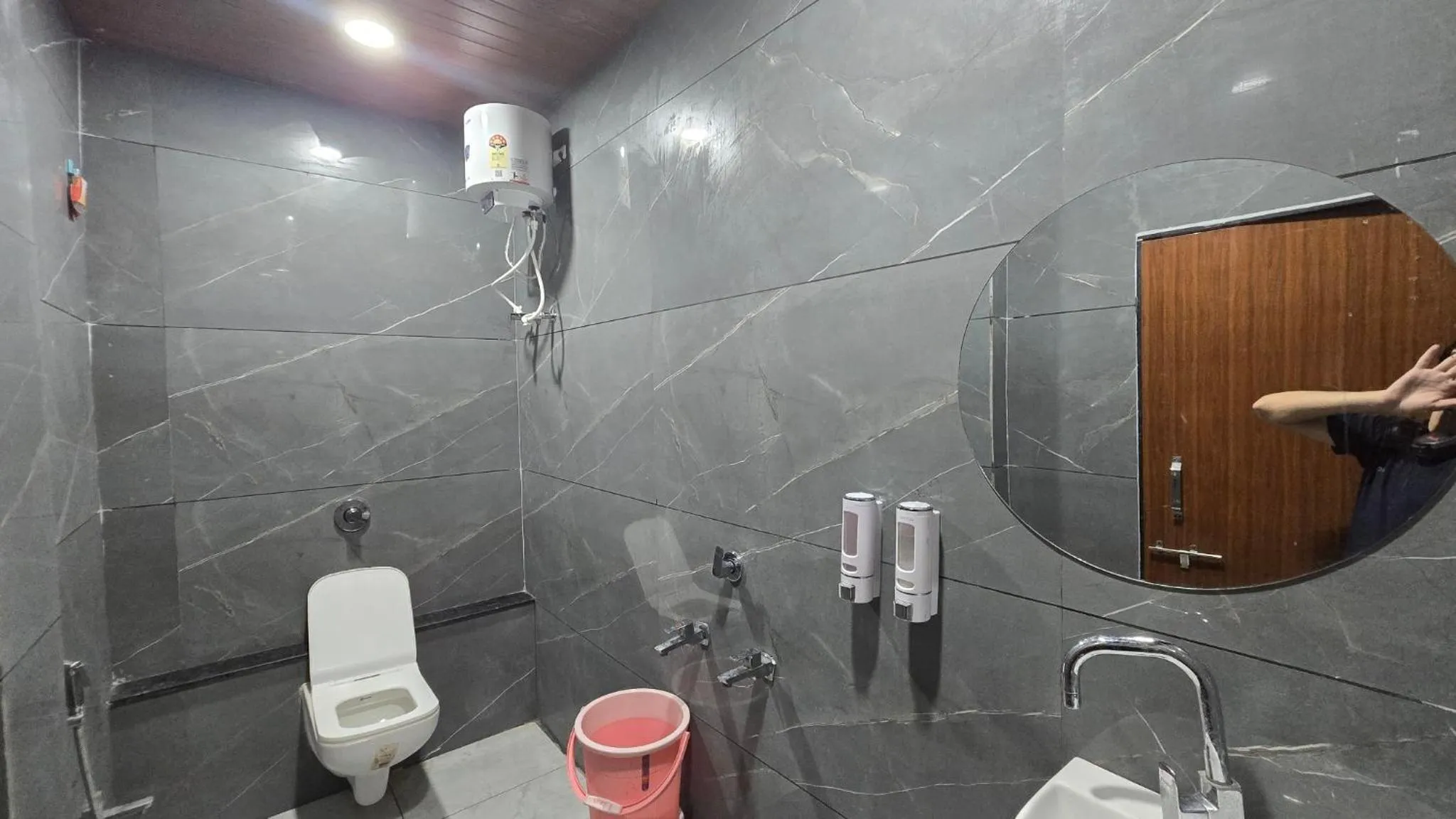 Shower in HOTEL MAHESHWARI GREEN's
