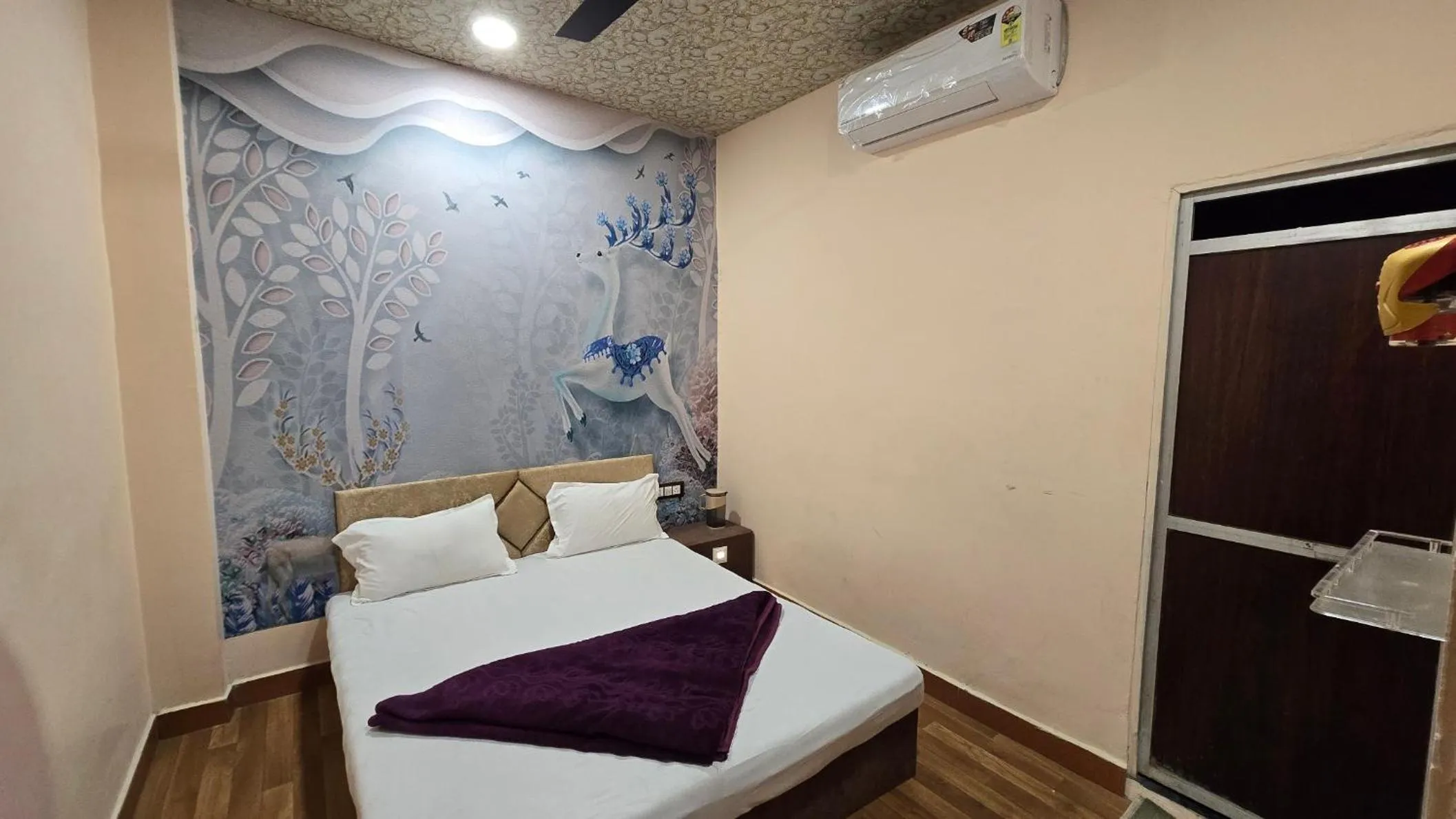 Bed in HOTEL MAHESHWARI GREEN's