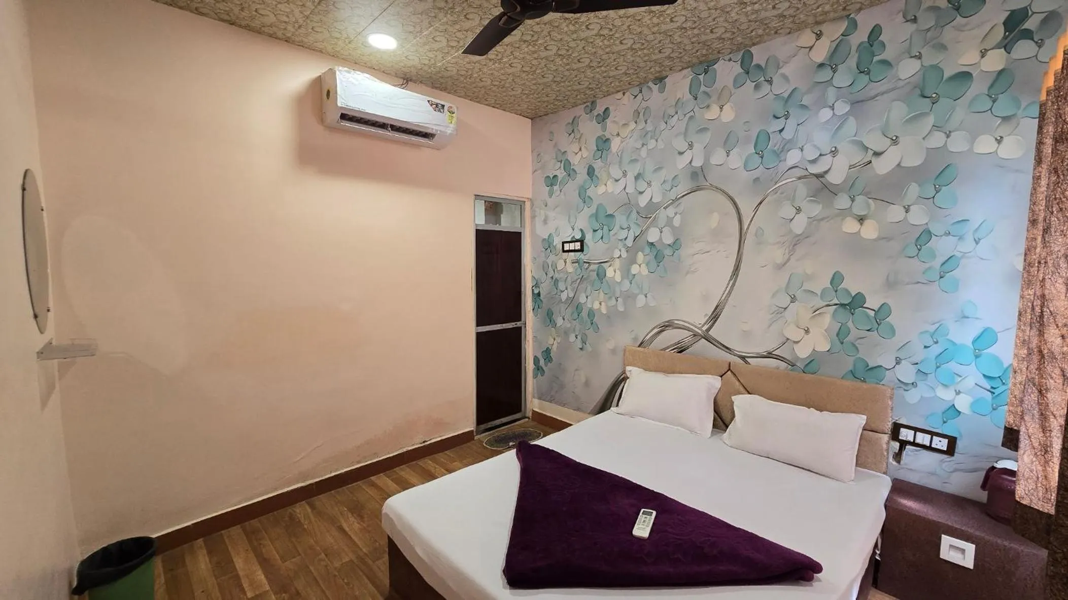 Bed in HOTEL MAHESHWARI GREEN's