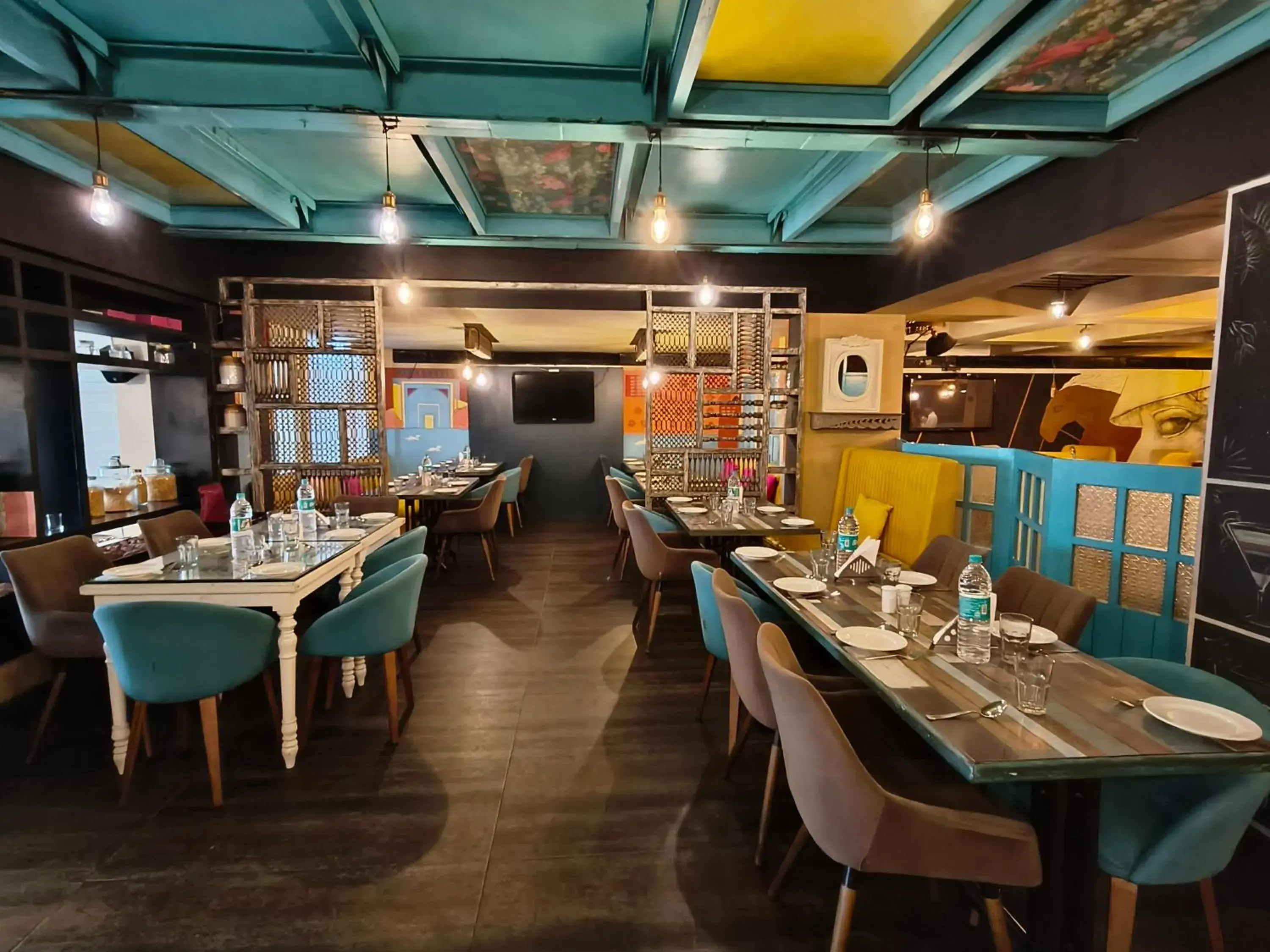 Restaurant/places to eat in Hotel Heritage 2001, Nagpur Restaurant/places to eat in Hotel Heritage 2001, Nagpur