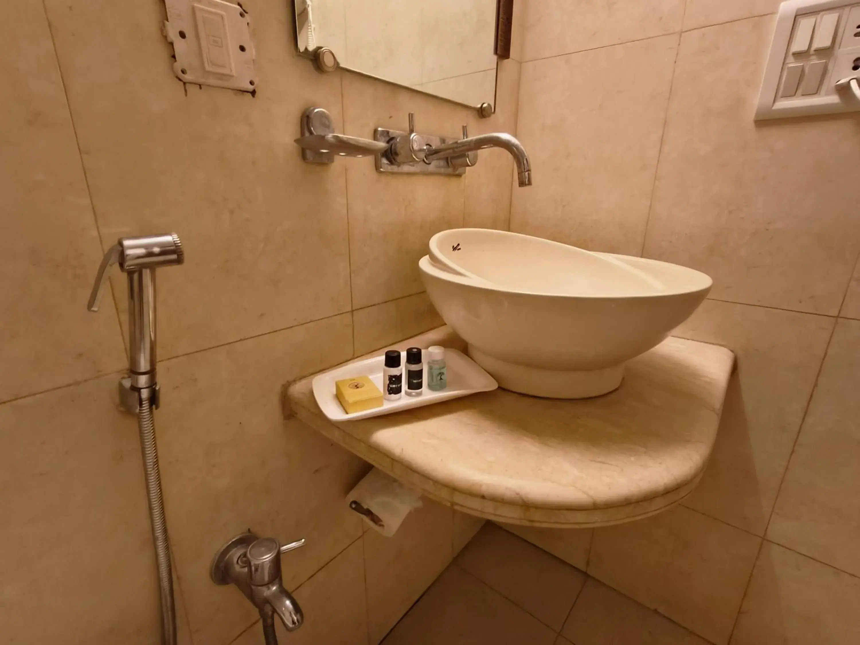 Bathroom in Hotel Heritage 2001, Nagpur Bathroom in Hotel Heritage 2001, Nagpur