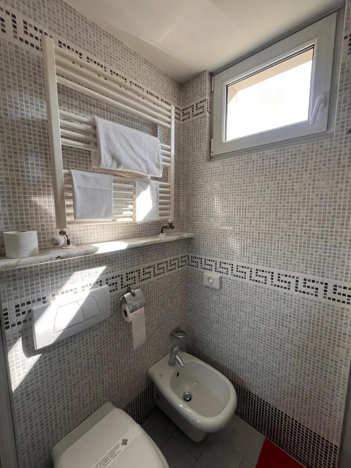 Bathroom in HOTEL LUDOVICO ARIOSTO