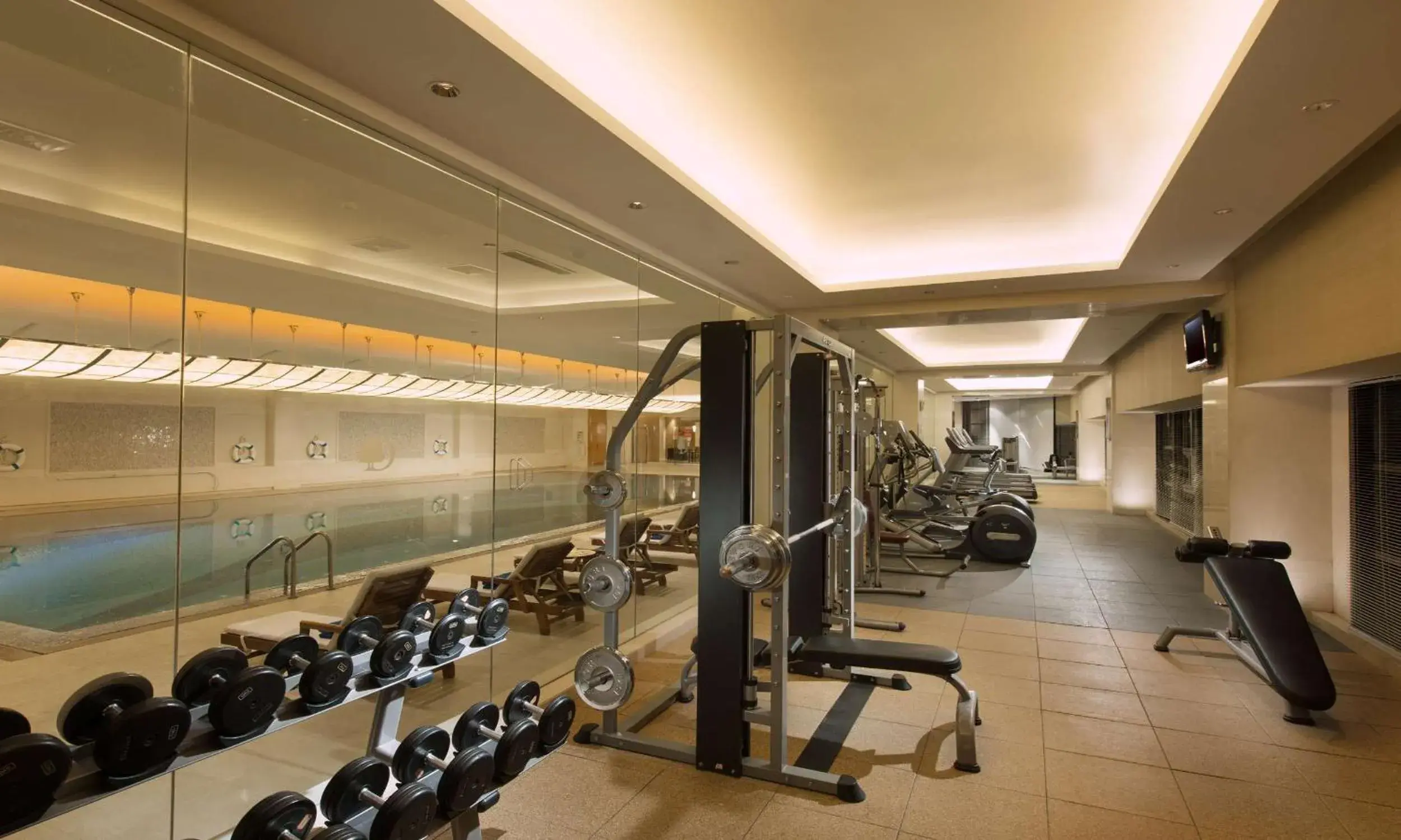 Fitness centre/facilities in DoubleTree by Hilton Qinghai - Golmud Fitness centre/facilities in DoubleTree by Hilton Qinghai - Golmud