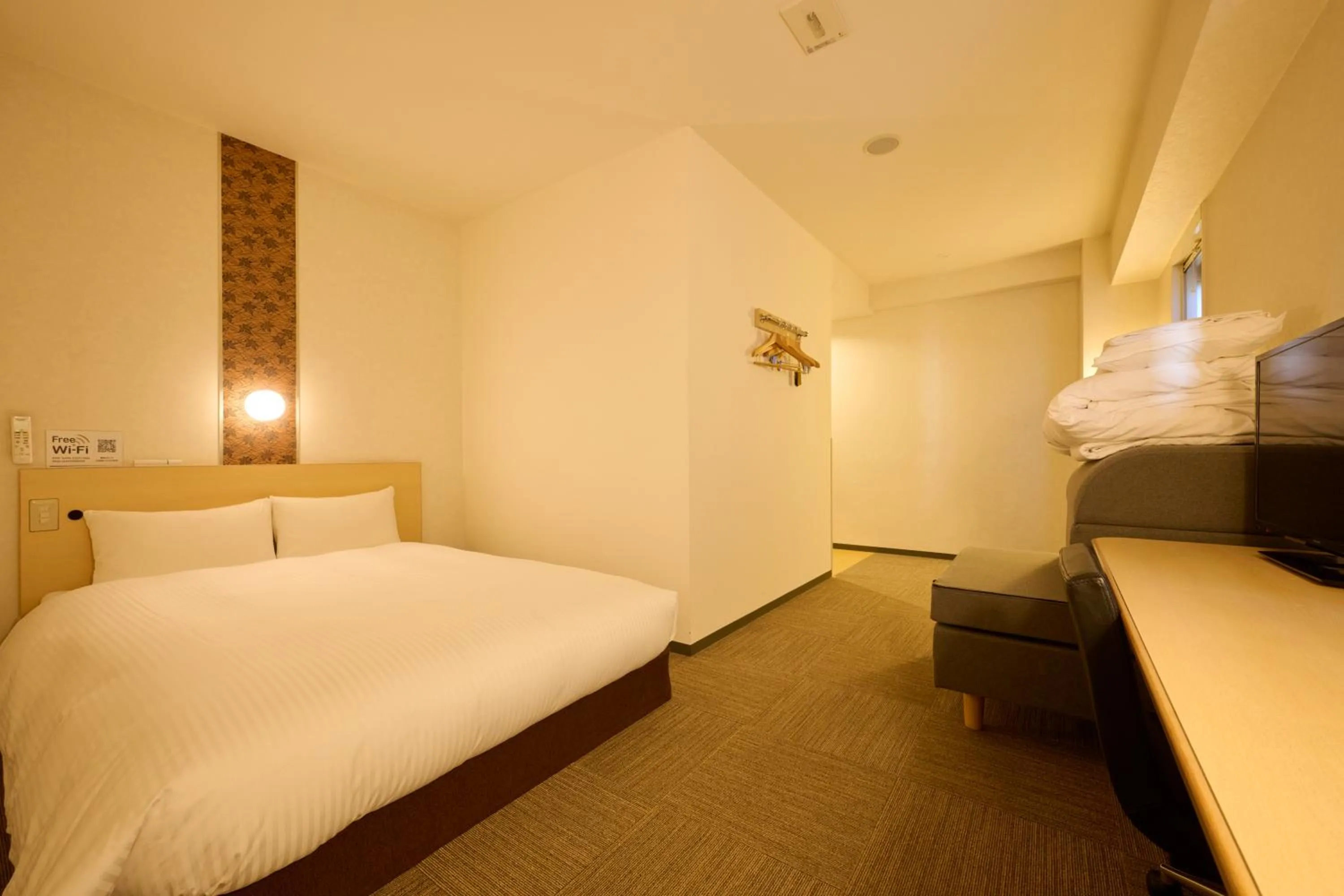 Photo of the whole room, Bed in Smile Hotel Kyoto Karasuma Gojo