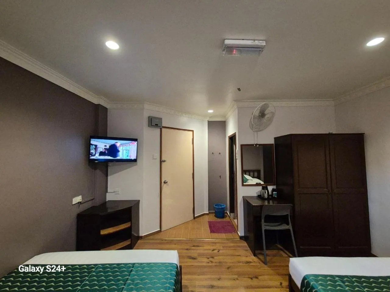 wardrobe, Bed in Hotel Sentosa