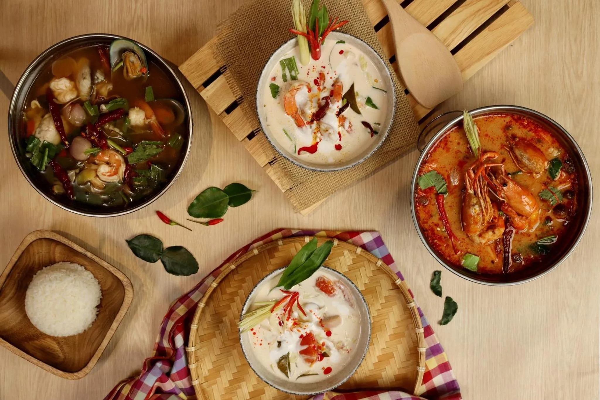 Food and drinks in WE HOTEL RIVERFRONT